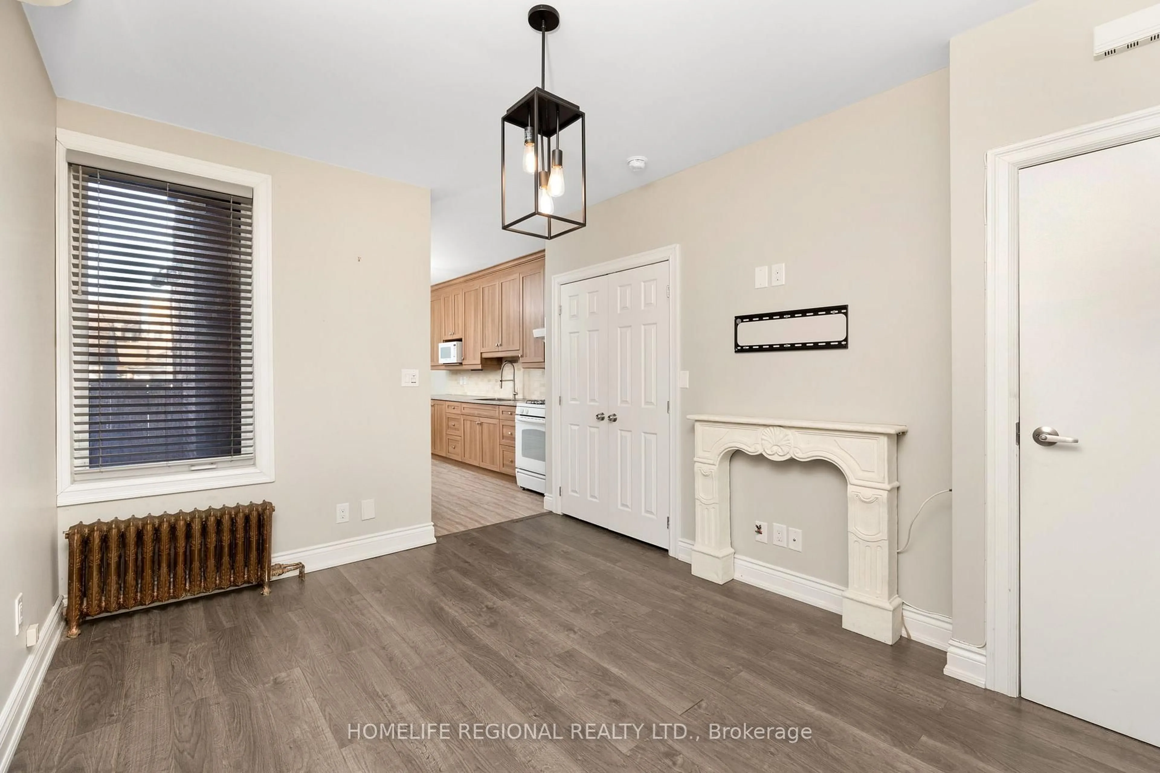 Unknown for 200 Roxton Rd, Toronto Ontario M6J 2Y5