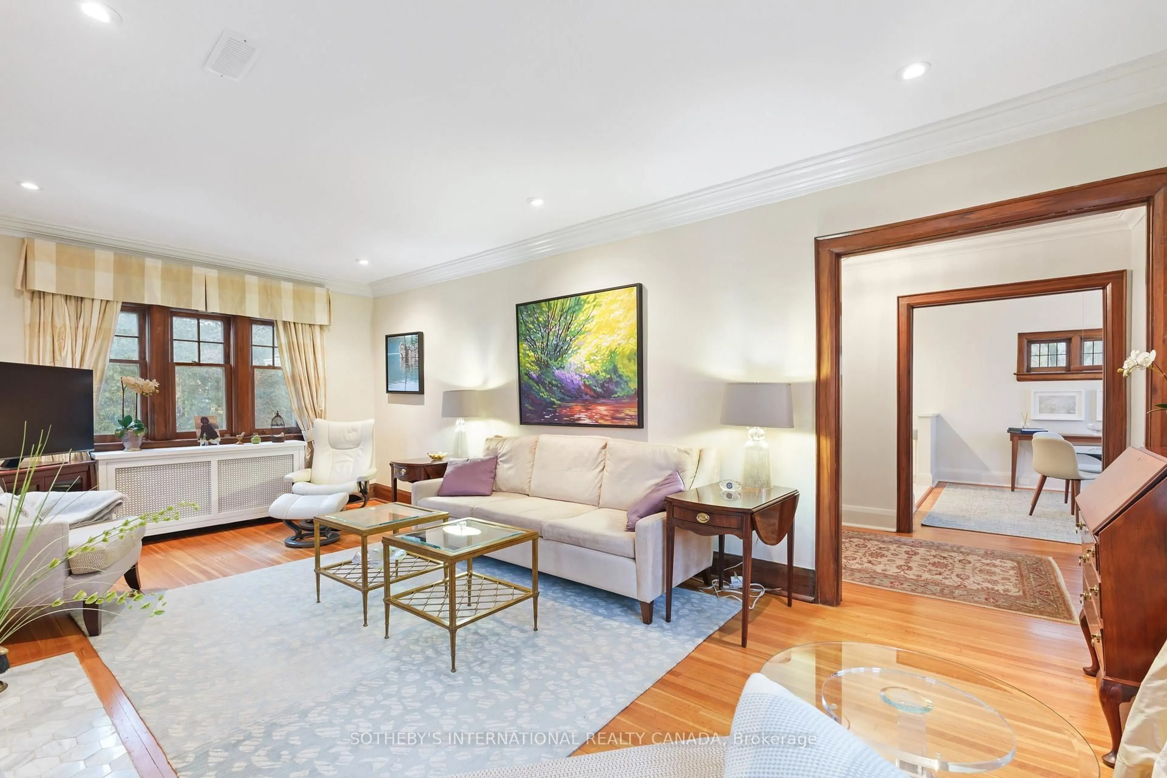 Living room with furniture, unknown for 155 Dinnick Cres, Toronto Ontario M4N 1M2