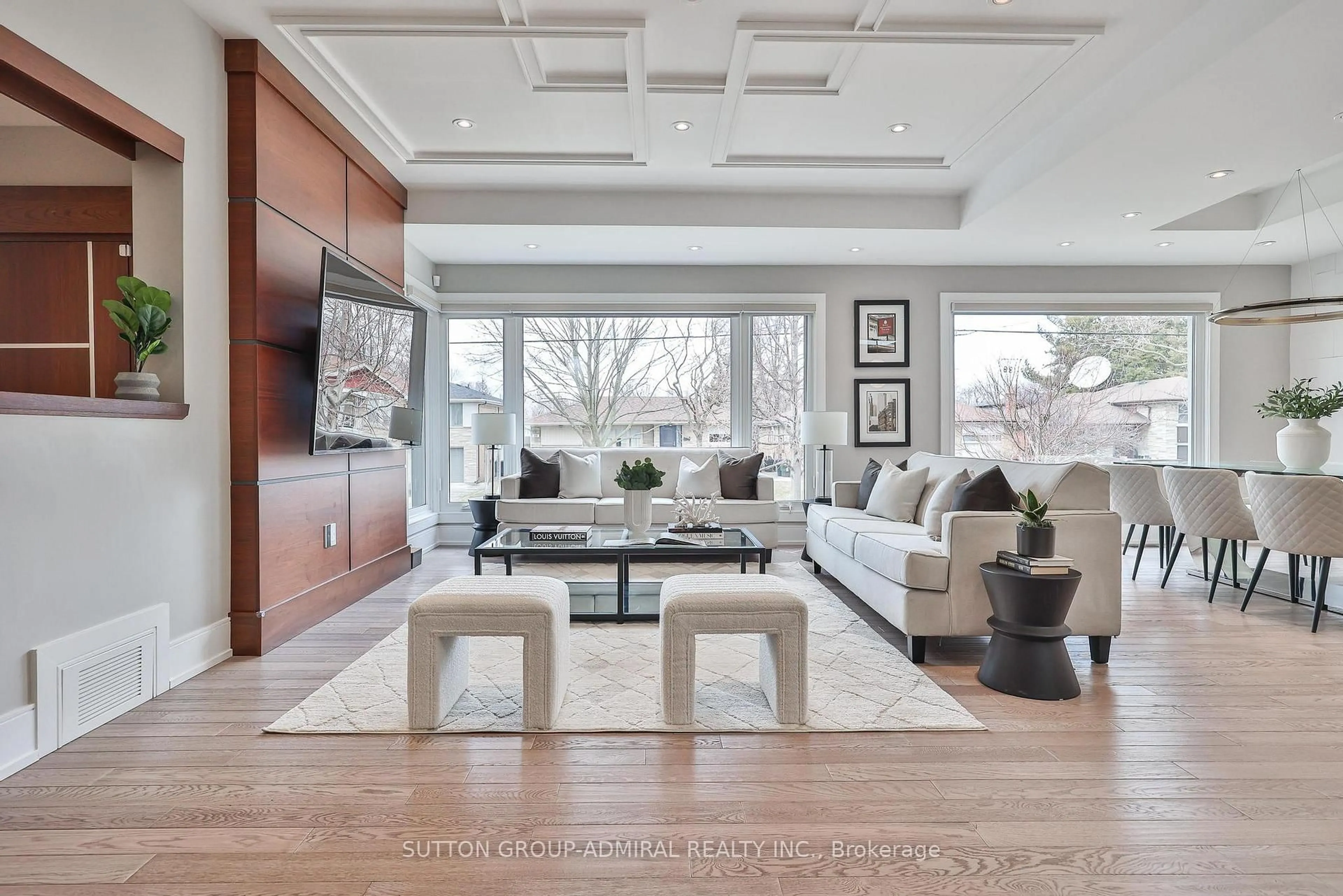 Living room with furniture, unknown for 29 Acton Ave, Toronto Ontario M3H 4G6