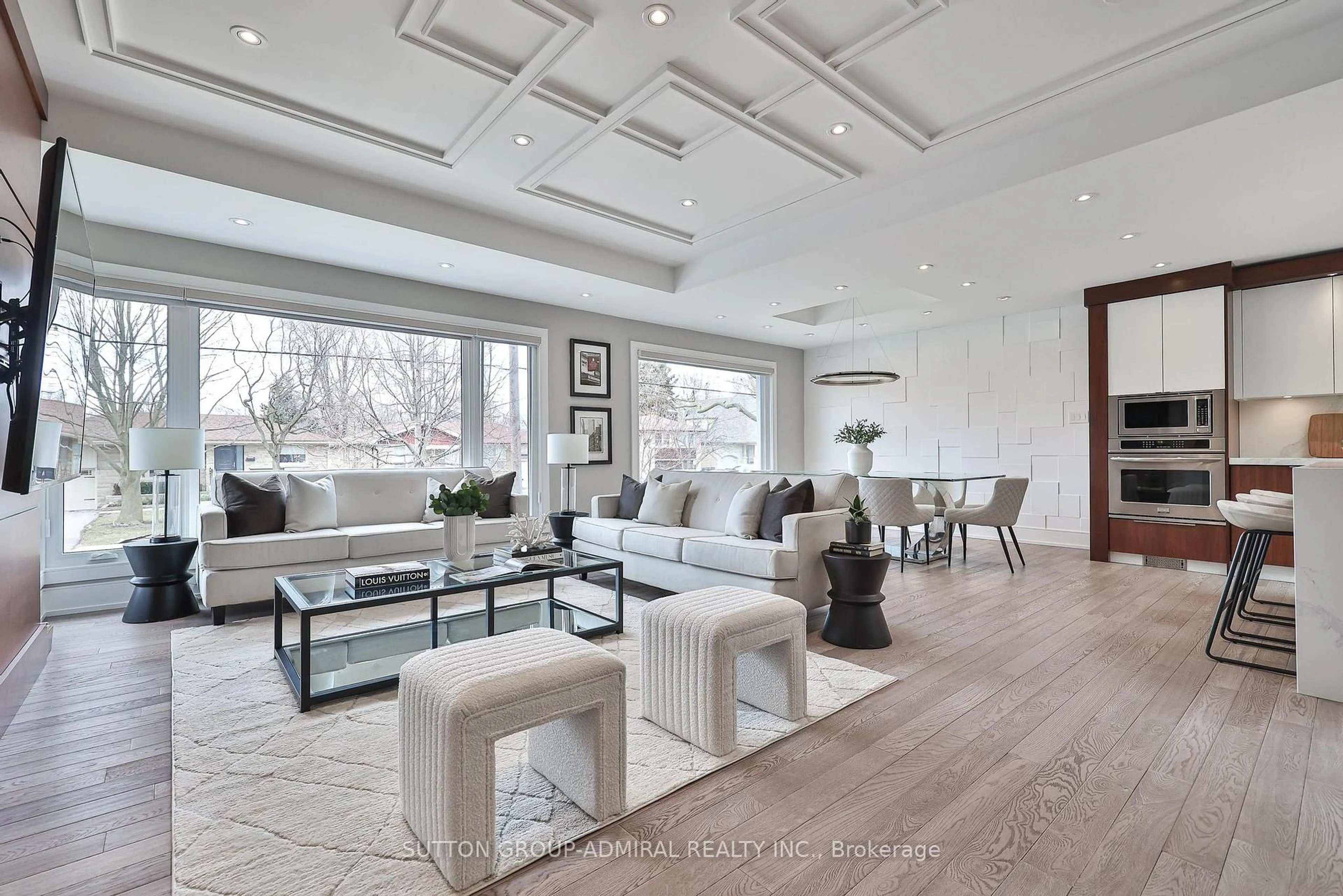 Living room with furniture, unknown for 29 Acton Ave, Toronto Ontario M3H 4G6