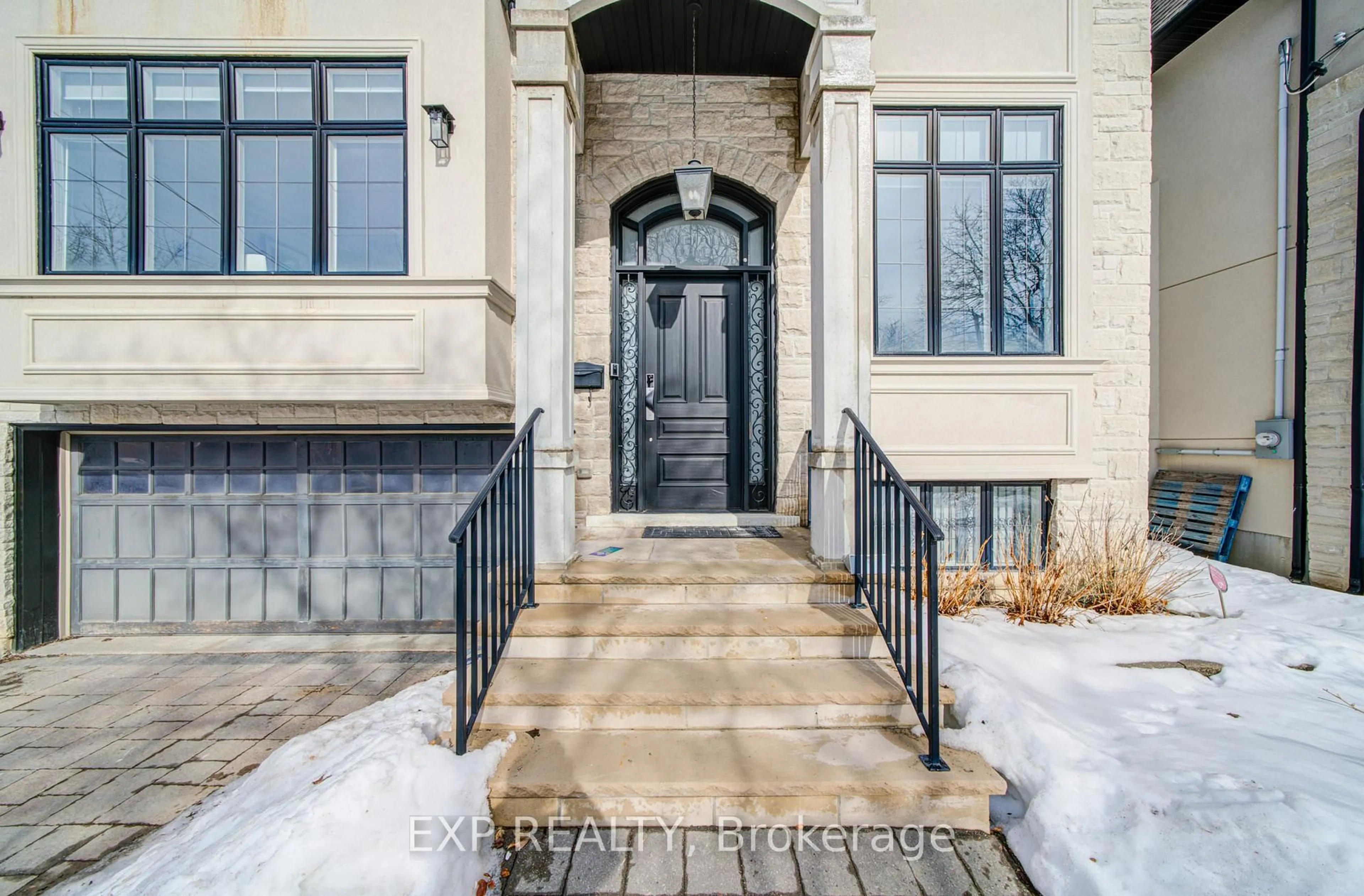 Indoor entryway for 166 Byng Ave, Toronto Ontario M2N 4K9