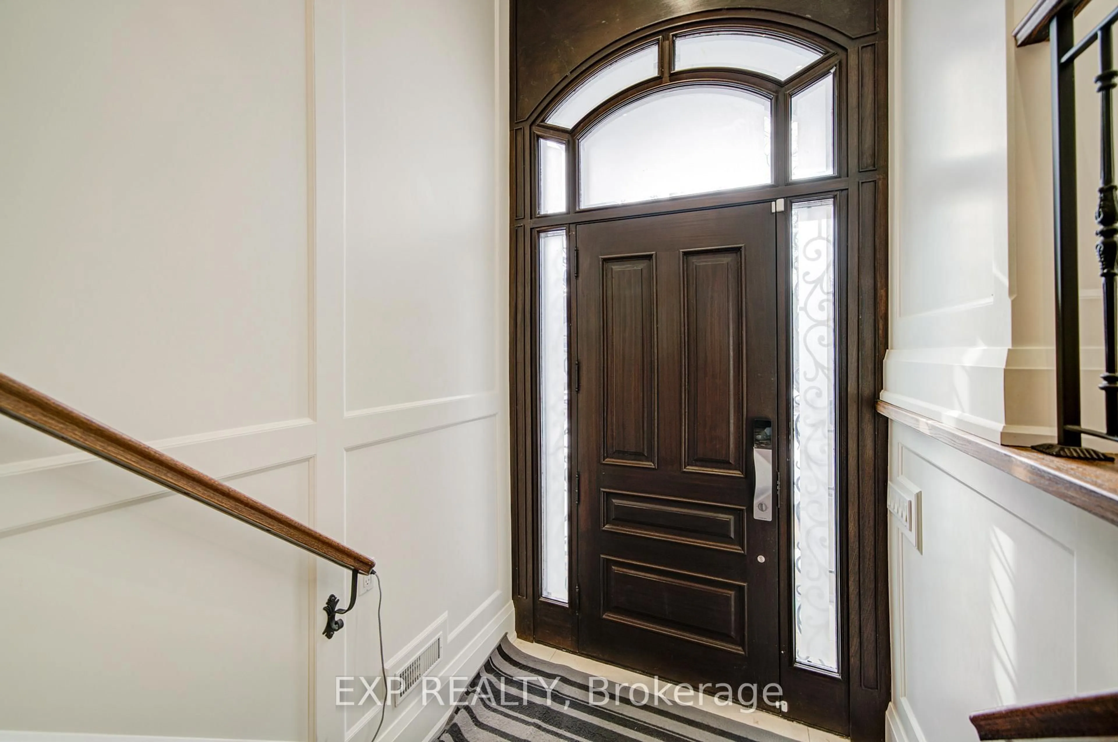 Indoor entryway for 166 Byng Ave, Toronto Ontario M2N 4K9
