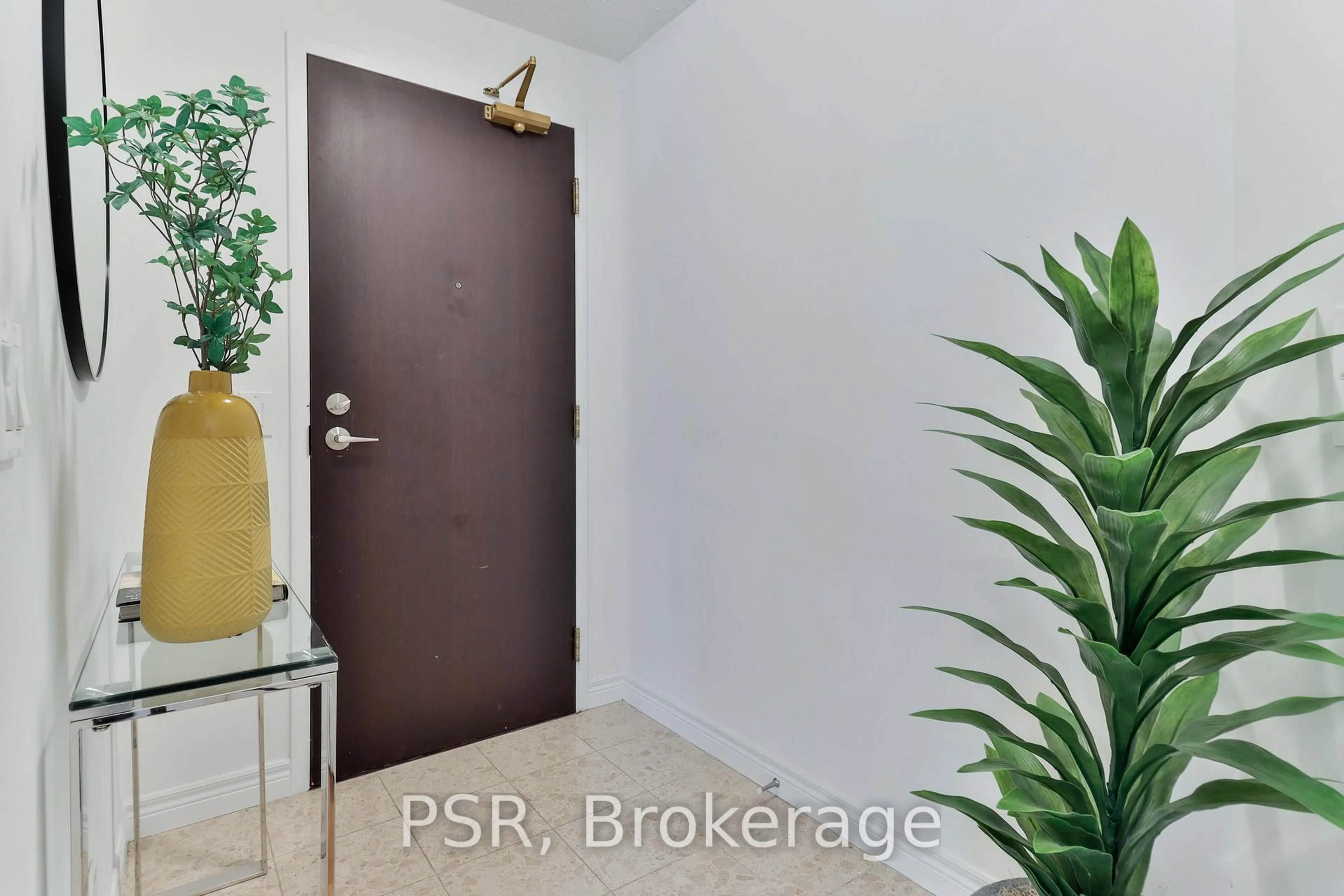 Indoor entryway for 30 Grand Trunk Cres #1602, Toronto Ontario M5J 3A4