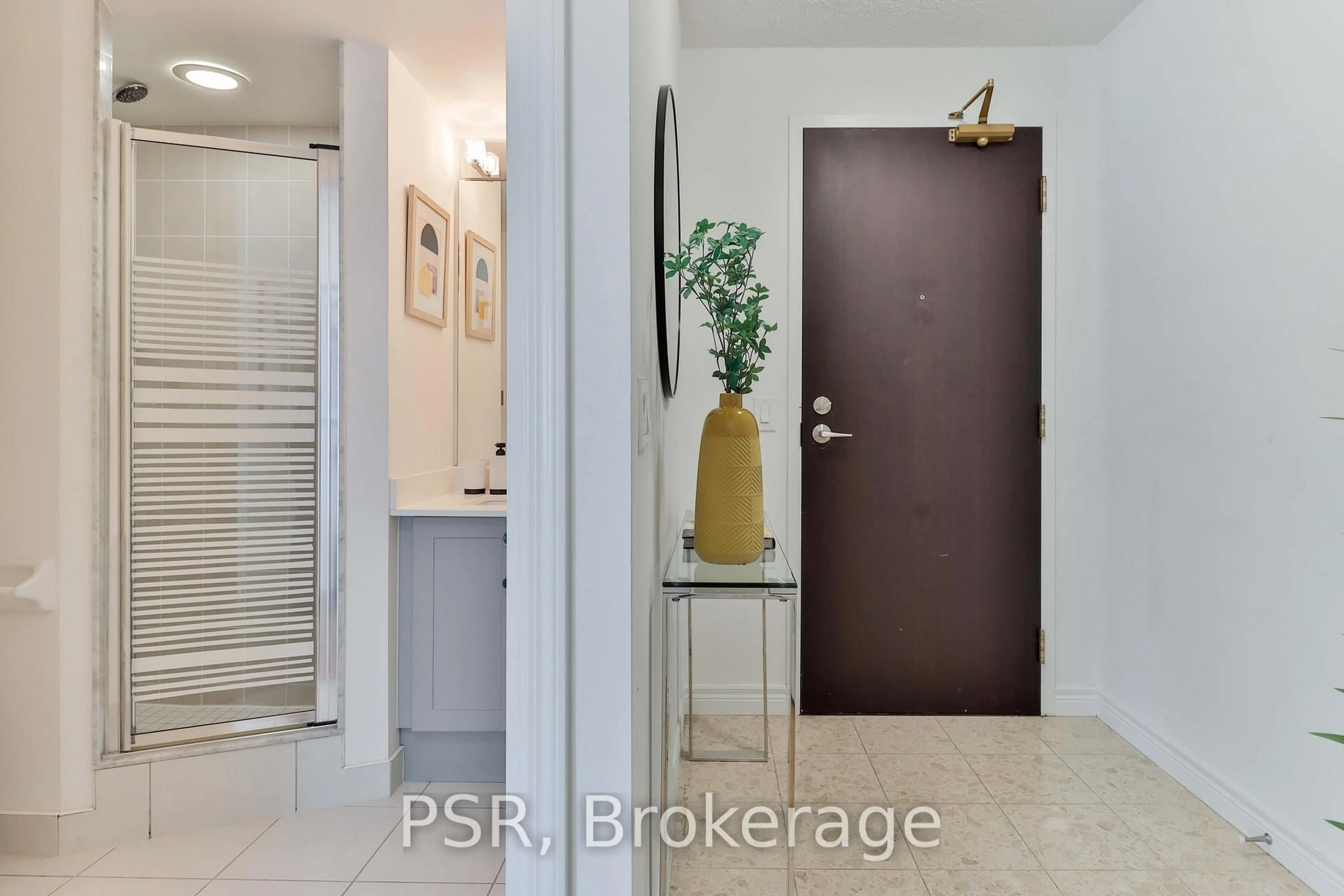 Indoor entryway for 30 Grand Trunk Cres #1602, Toronto Ontario M5J 3A4