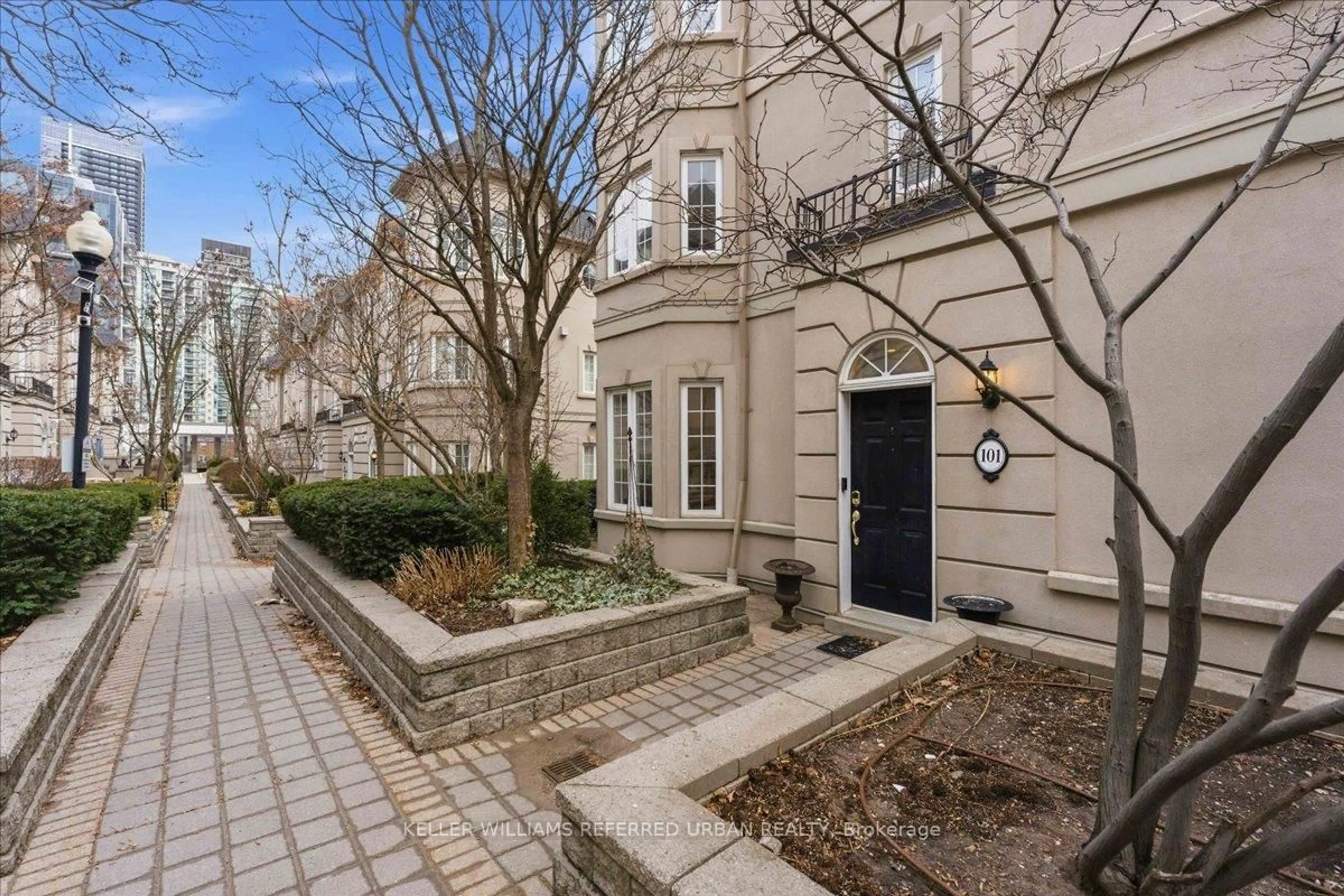 Unknown for 16 Humberstone Dr #101, Toronto Ontario M2N 7C1