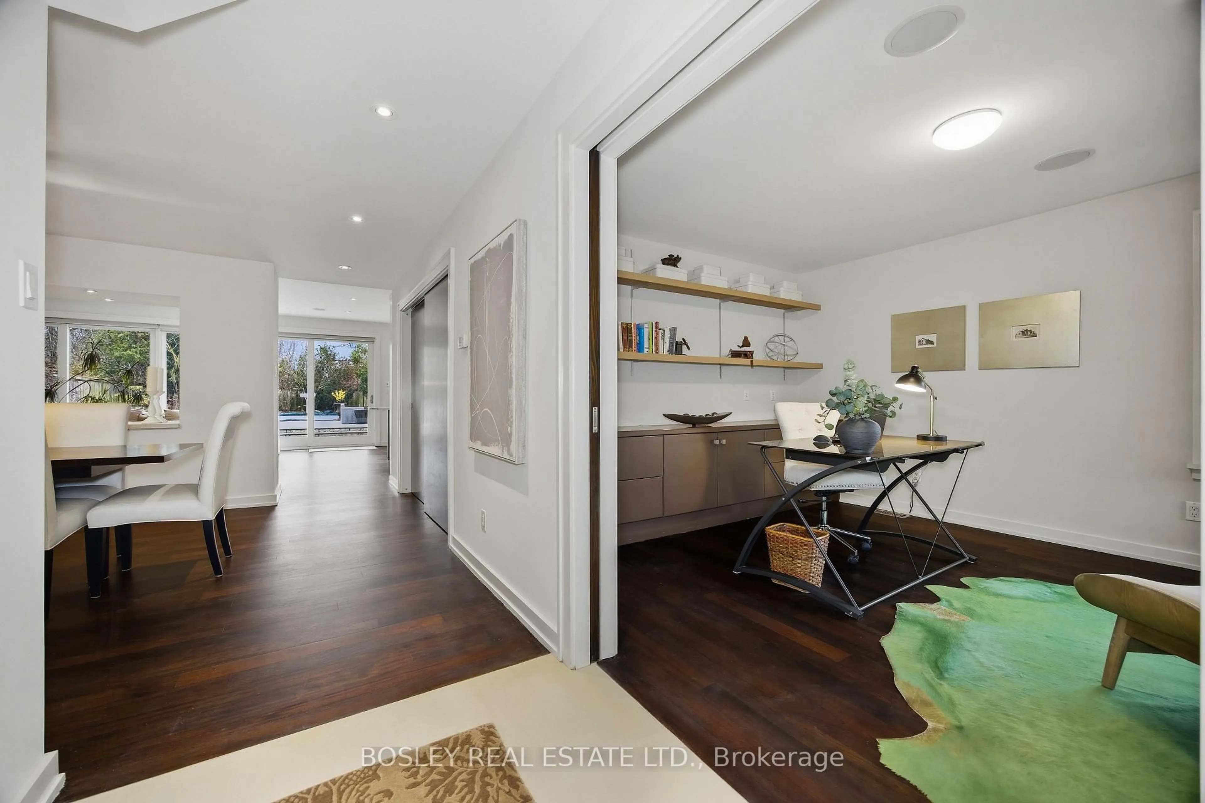 Indoor entryway for 18 Coldstream Ave, Toronto Ontario M5N 1X6