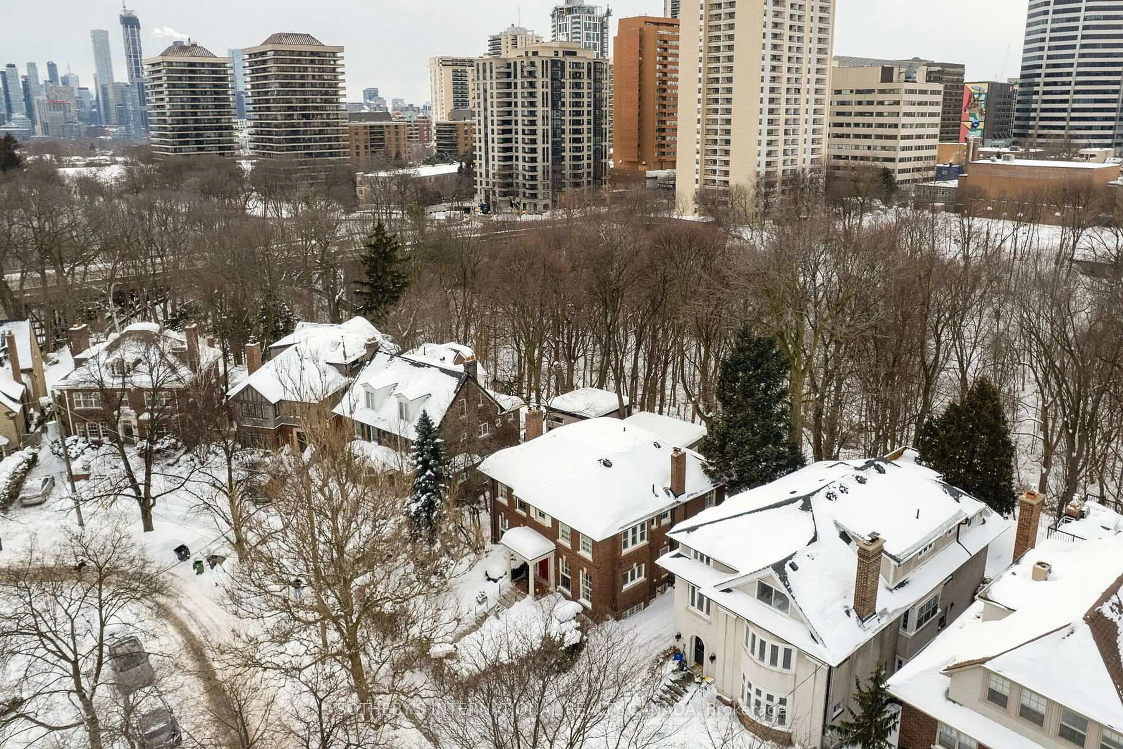 A pic from outside/outdoor area/front of a property/back of a property/a pic from drone, city buildings view from balcony for 16 Rose Park Cres, Toronto Ontario M4T 1P9