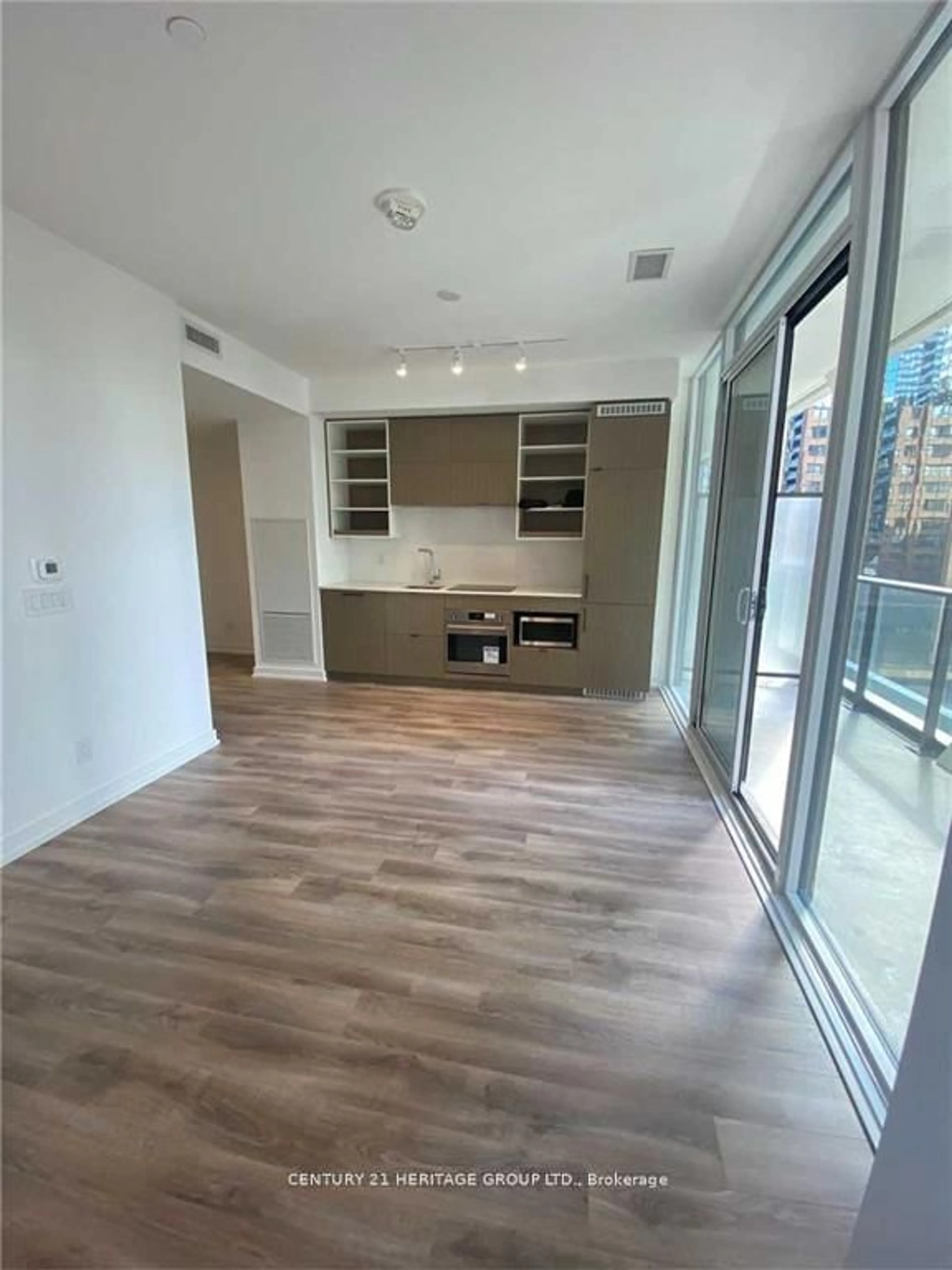 A pic of a room for 20 Edward St #514, Toronto Ontario M5G 1C9