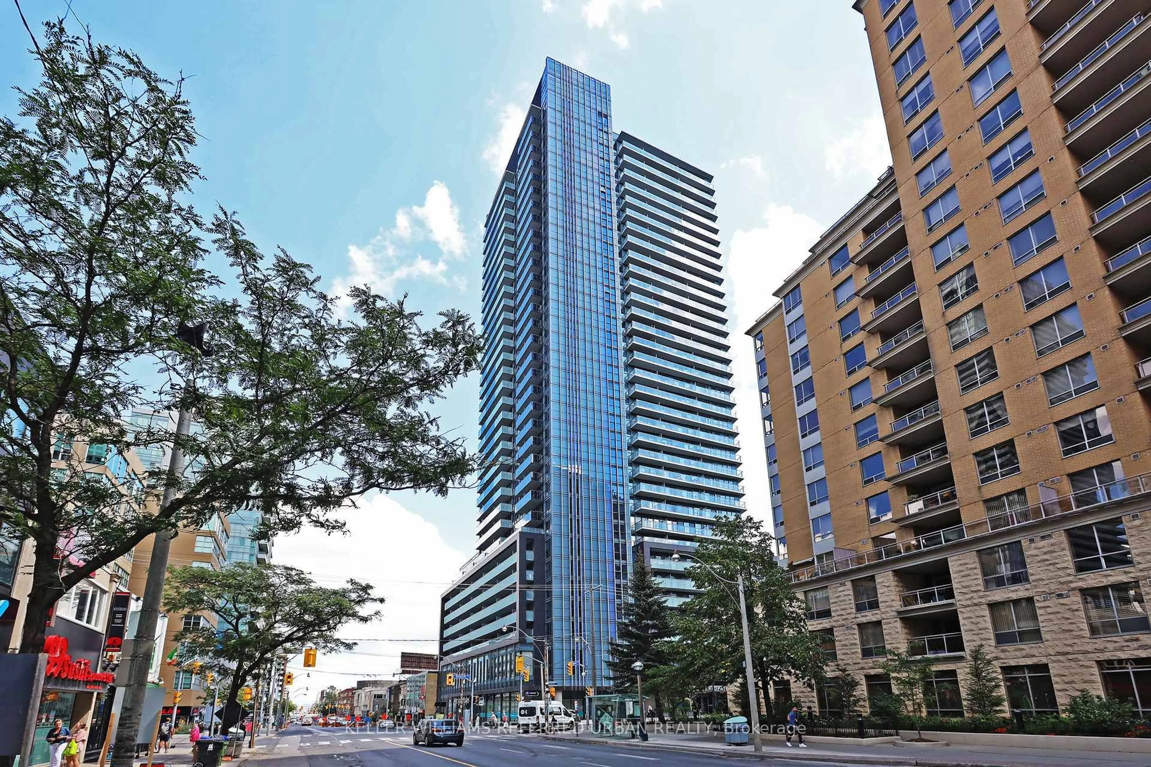 Indoor foyer for 125 Redpath Ave #2309, Toronto Ontario M4S 0B5