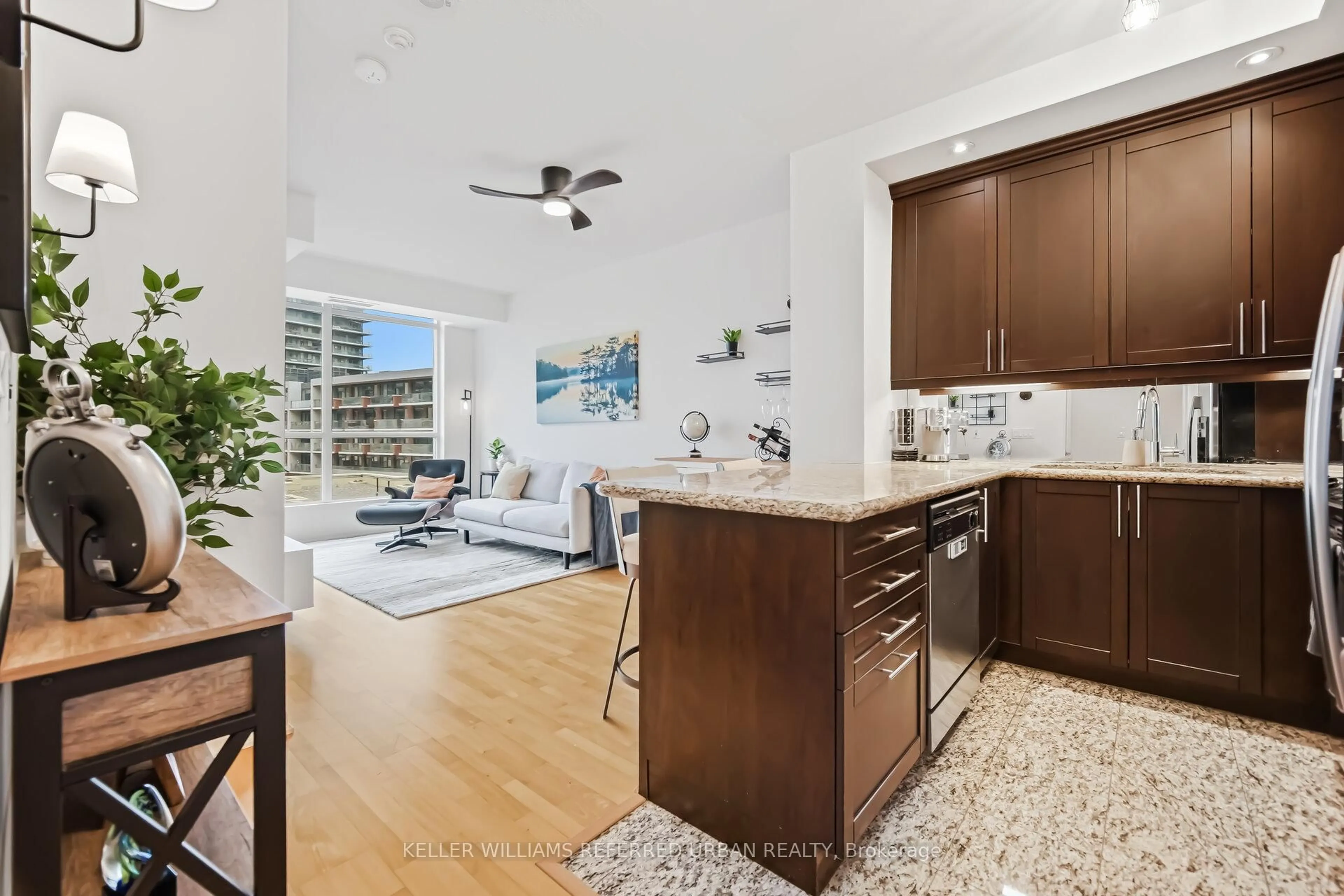 Open concept kitchen, unknown for 628 Fleet St #522, Toronto Ontario M5V 1A8