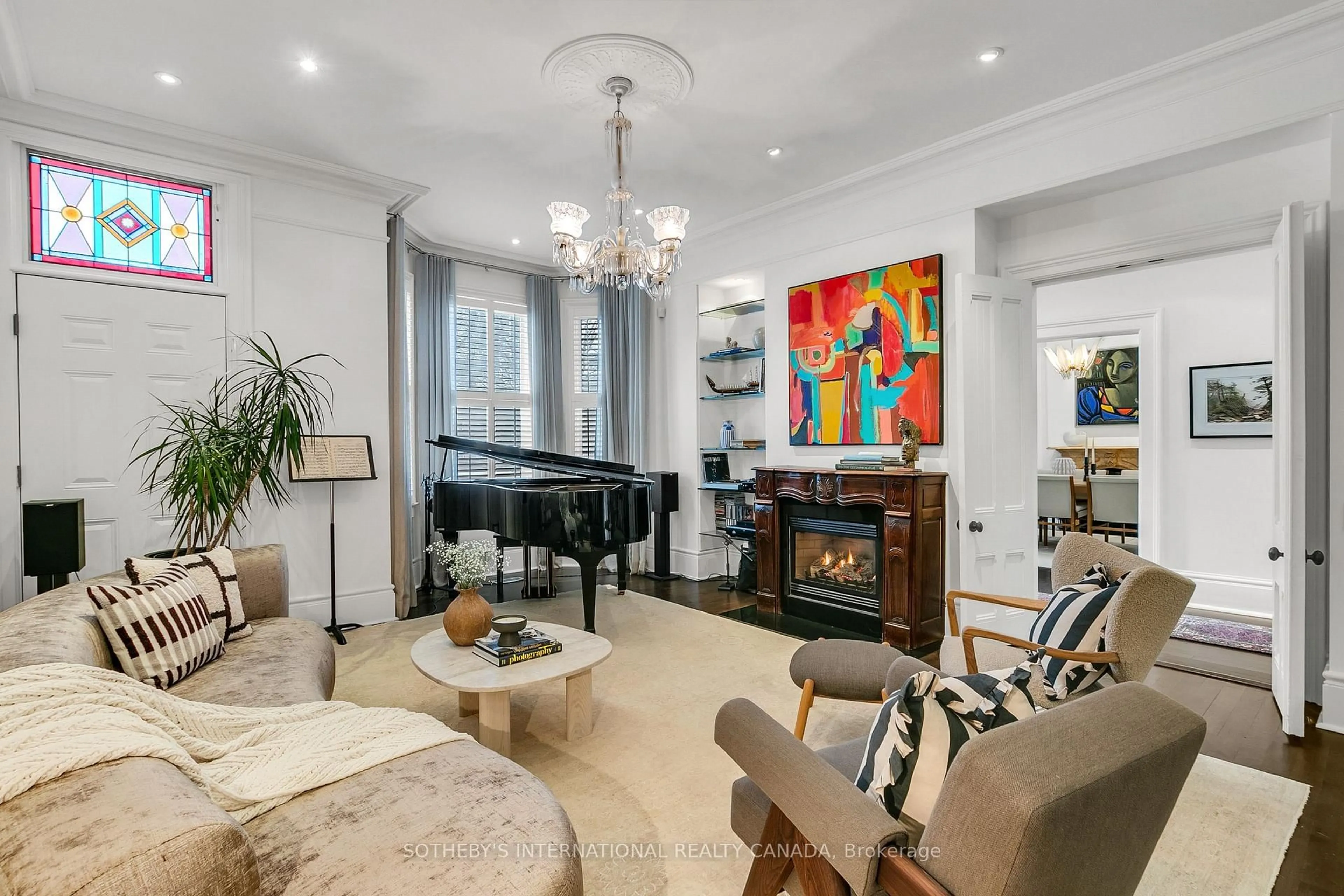 Living room with furniture, unknown for 458-460 Gerrard St, Toronto Ontario M5A 2H3