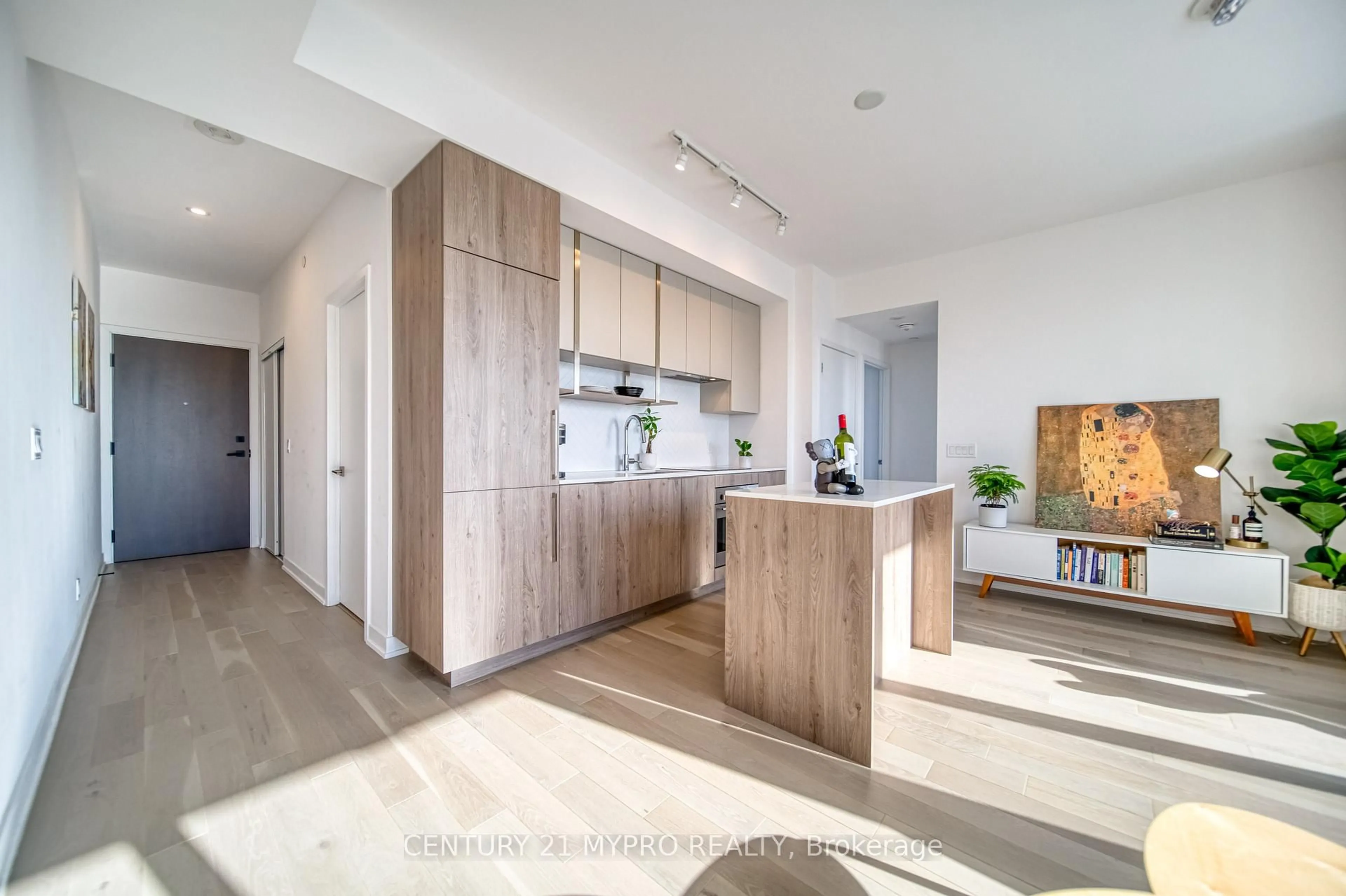 Open concept kitchen, wood/laminate floor for 15 Holmes Ave #2111, Toronto Ontario M2N 4L8