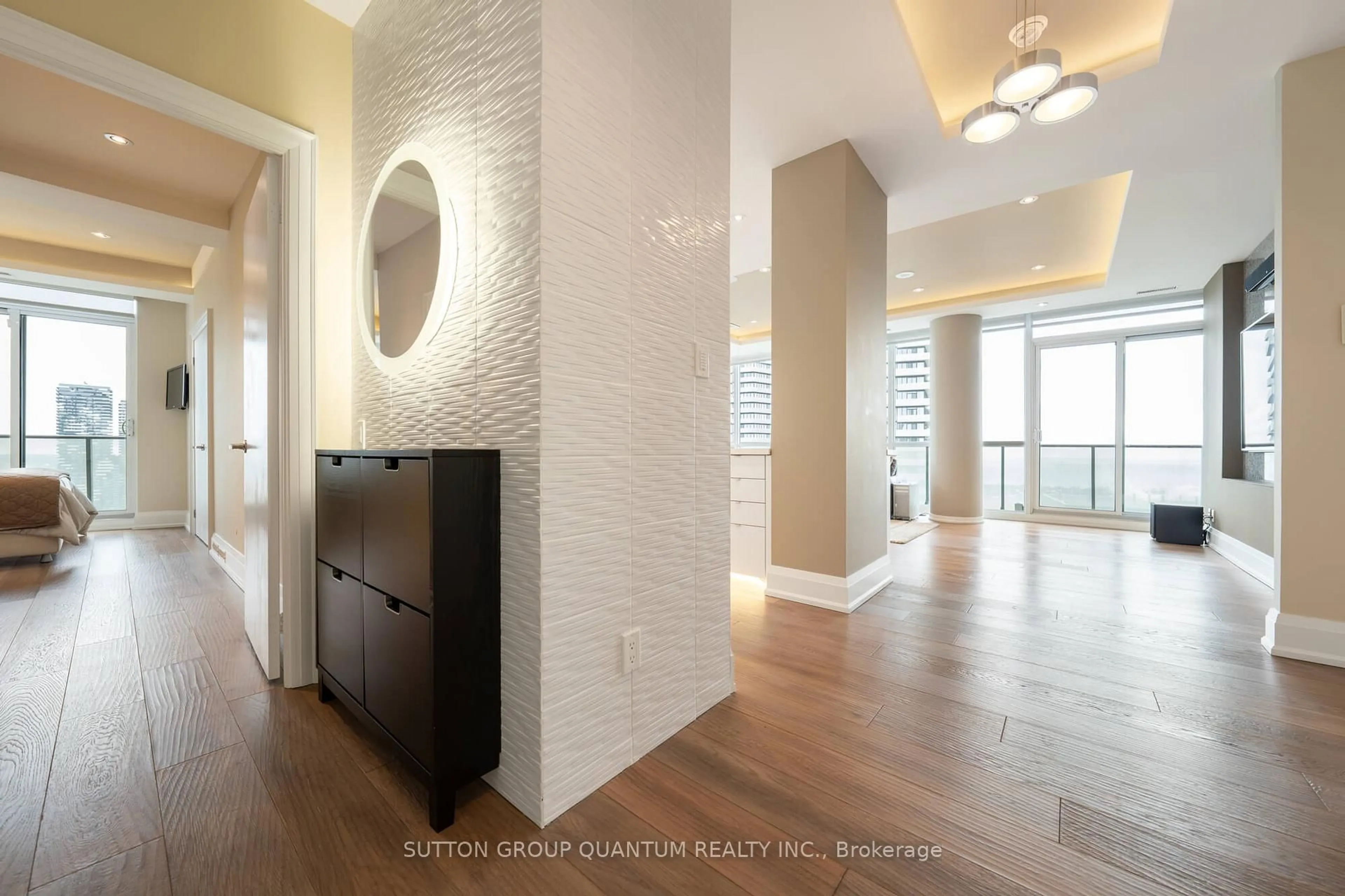Indoor entryway for 65 Bremner Blvd #Sph5304, Toronto Ontario M5J 0A7