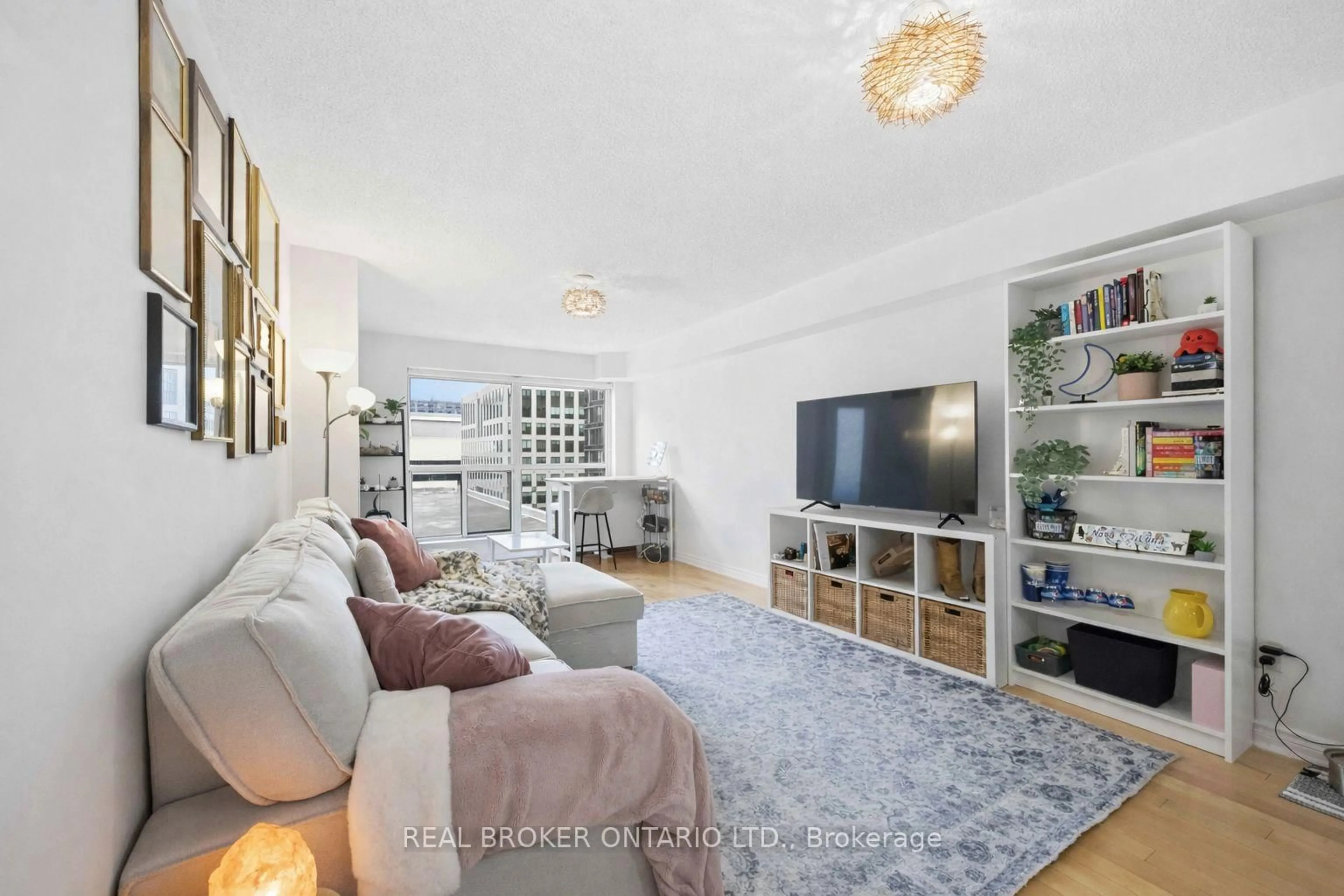 Living room with furniture, unknown for 250 Wellington St #636, Toronto Ontario M5V 3P6