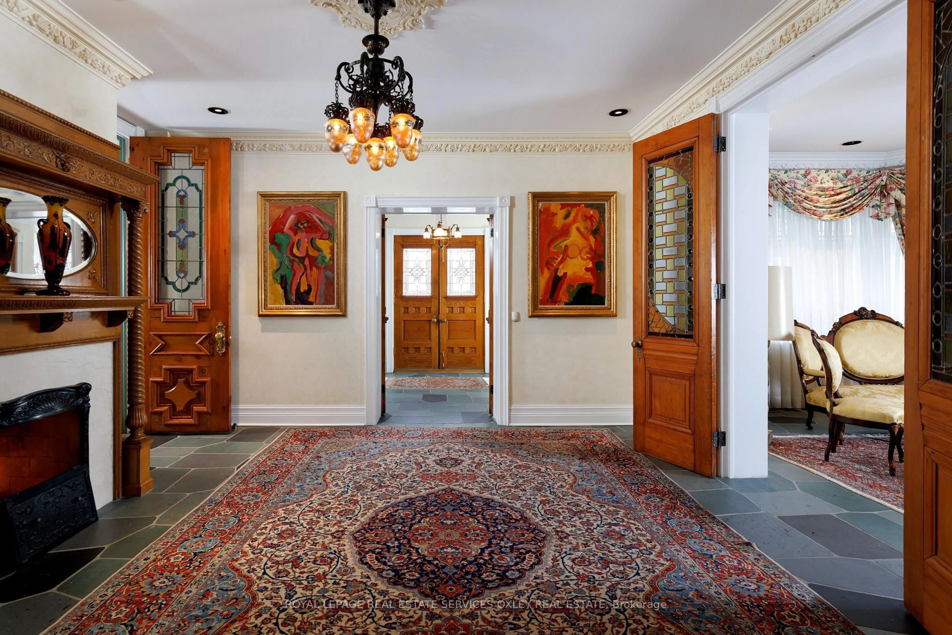 Indoor foyer for 5 Castle Frank Cres, Toronto Ontario M4W 3A2