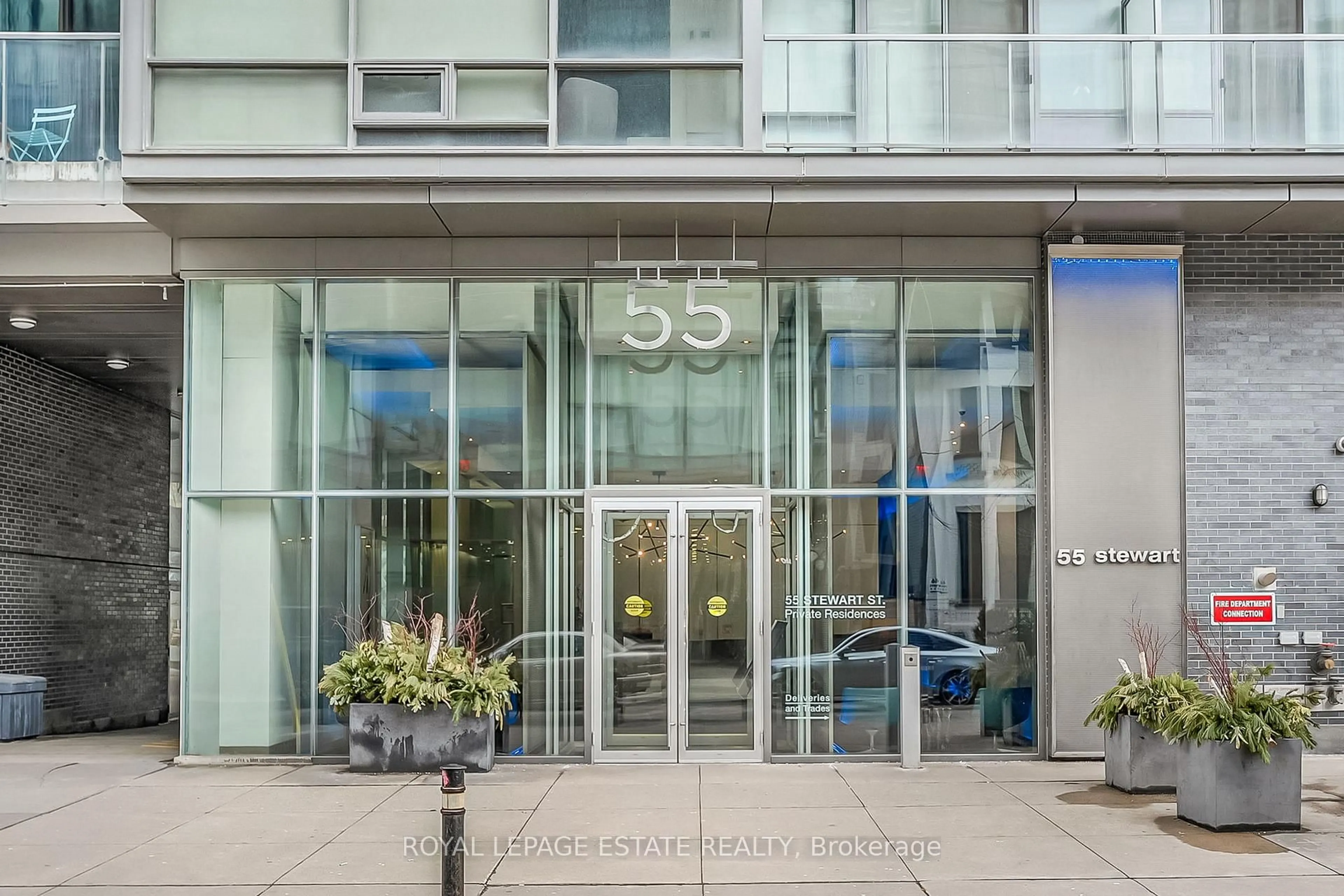 Indoor foyer for 55 Stewart St #636, Toronto Ontario M5V 2V1