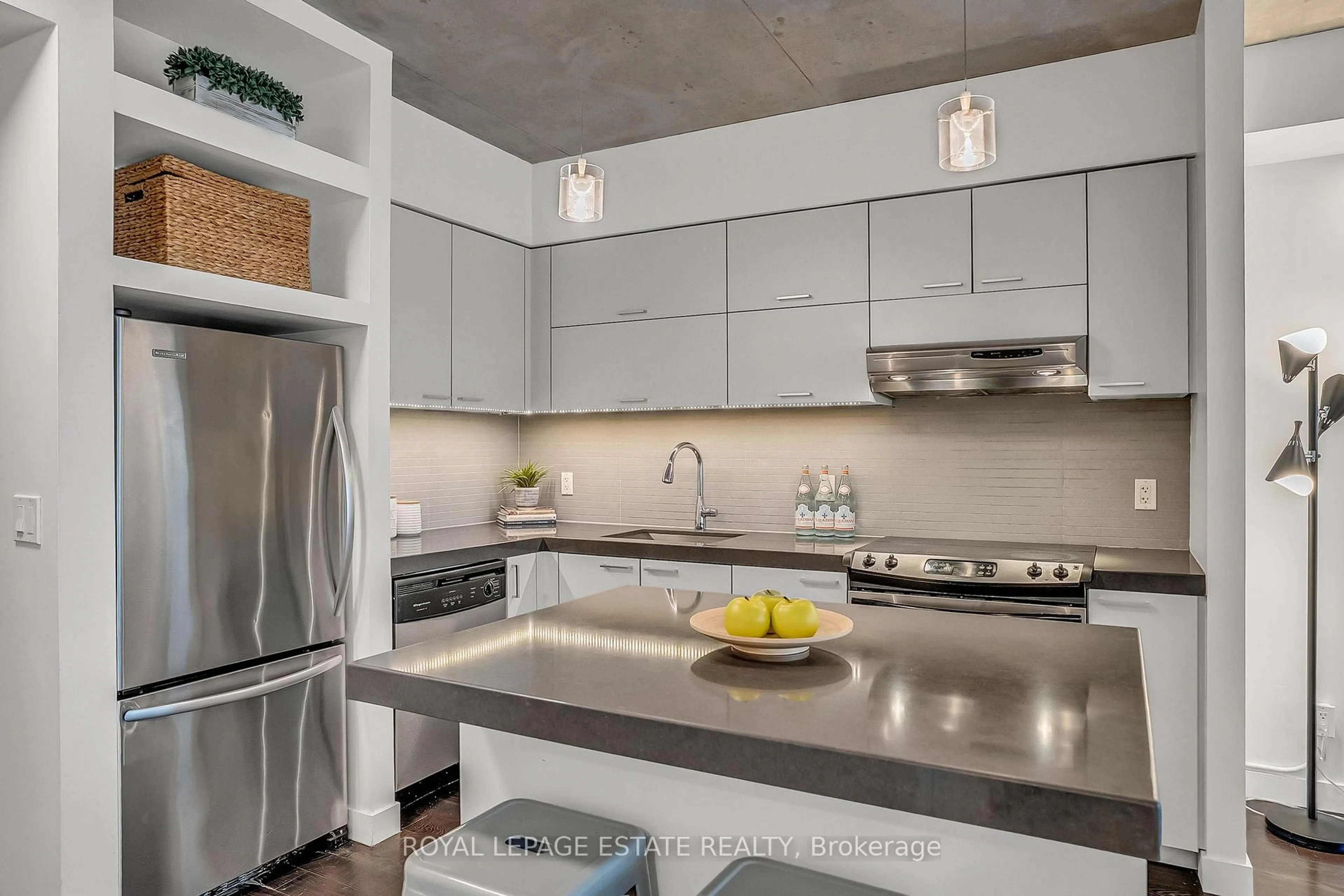 Contemporary kitchen, unknown for 55 Stewart St #636, Toronto Ontario M5V 2V1