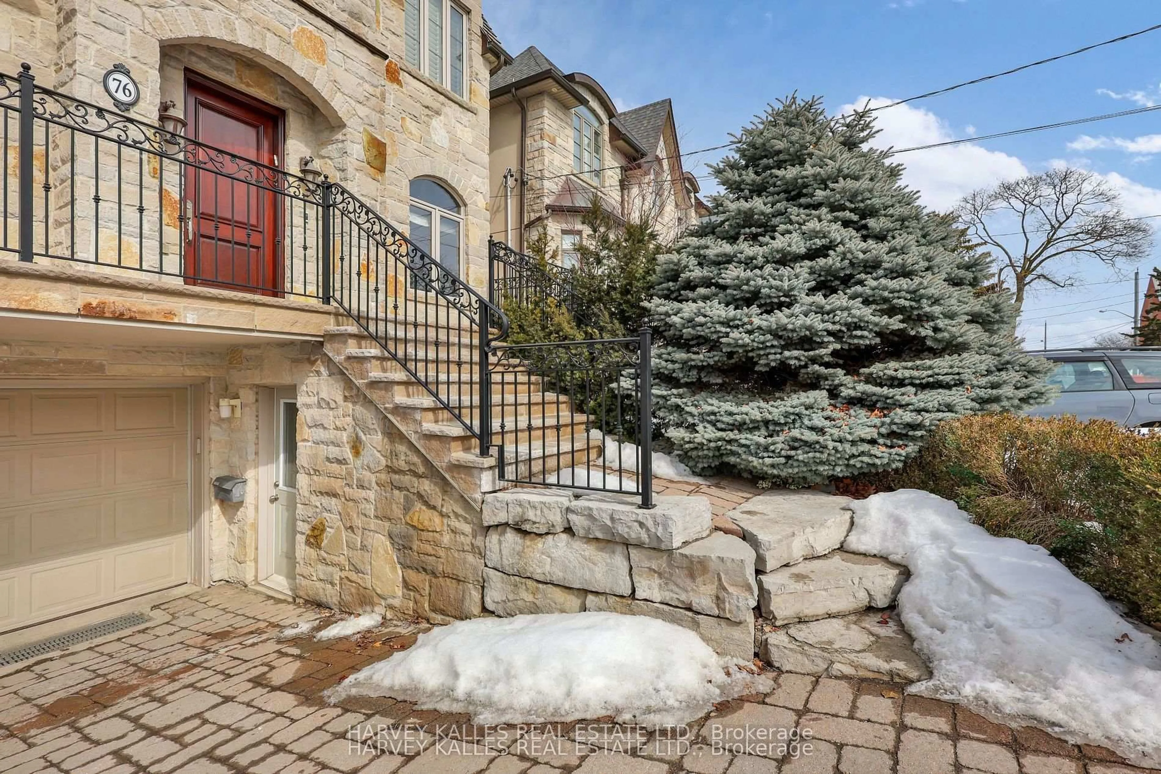 Patio, street for 76 Dunblaine Ave, Toronto Ontario M5M 2S1