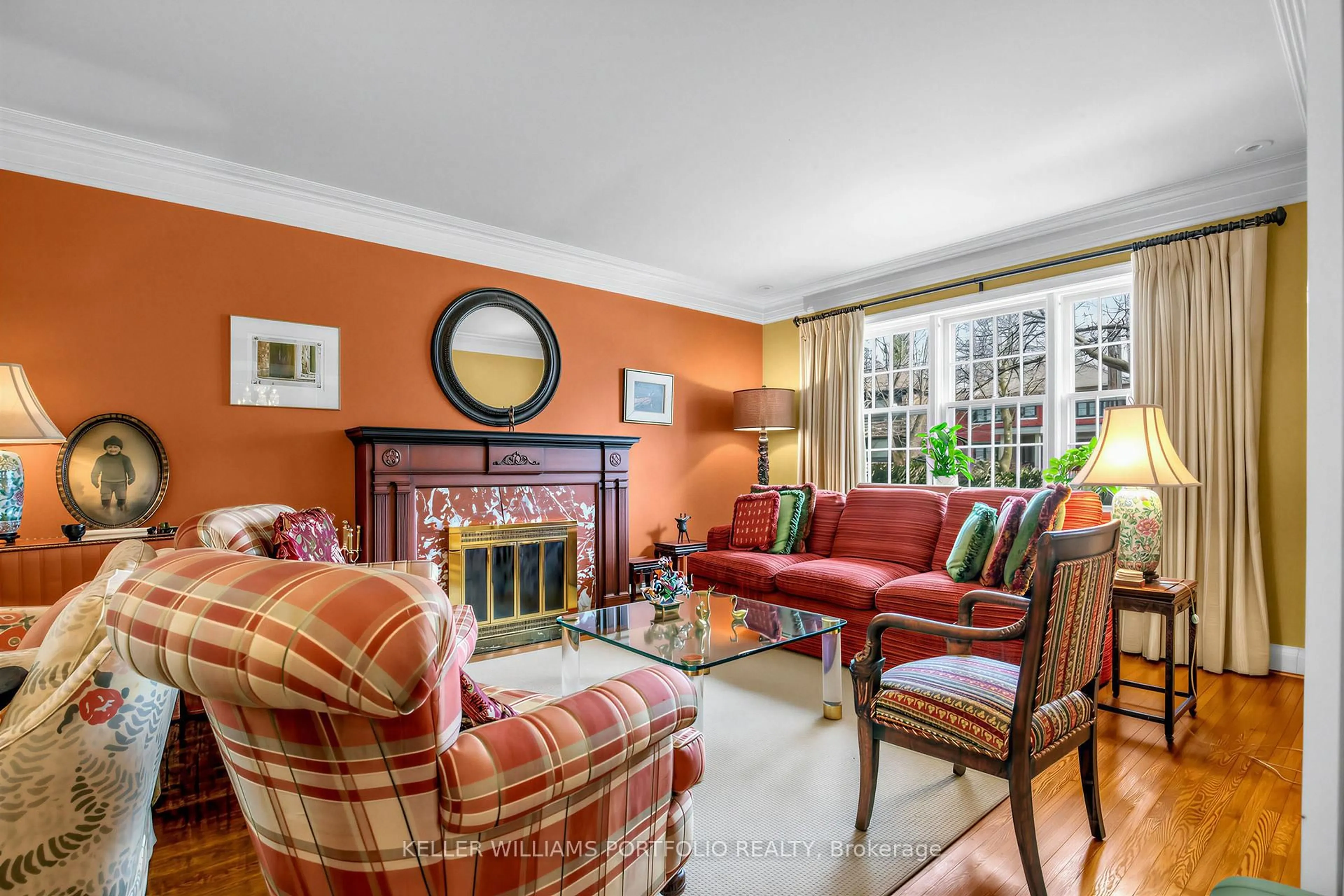 Living room with furniture, unknown for 22 Glen Cedar Rd, Toronto Ontario M6C 3G1