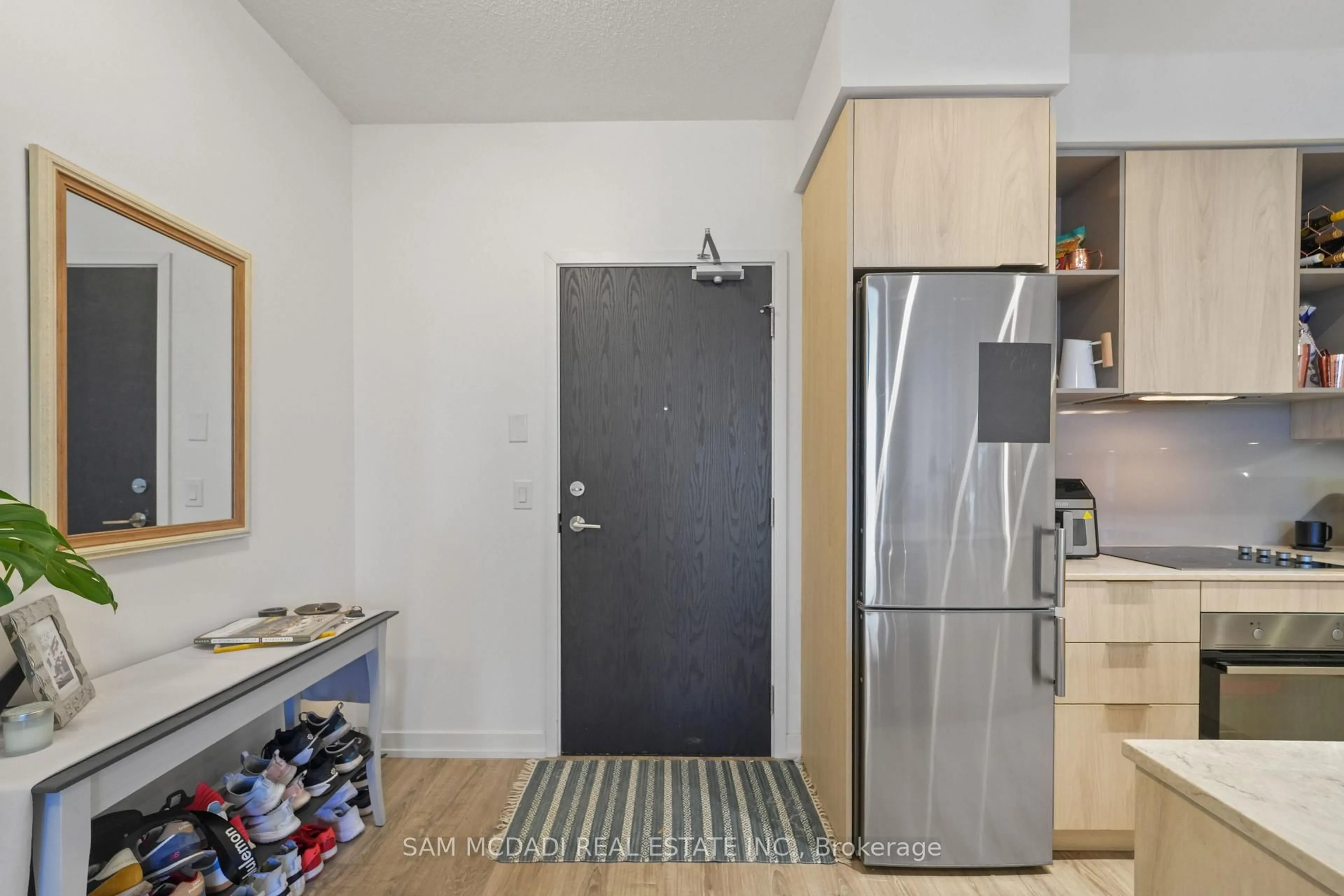 Standard kitchen, unknown for 200 Sackville St #1106, Toronto Ontario M5A 0C4