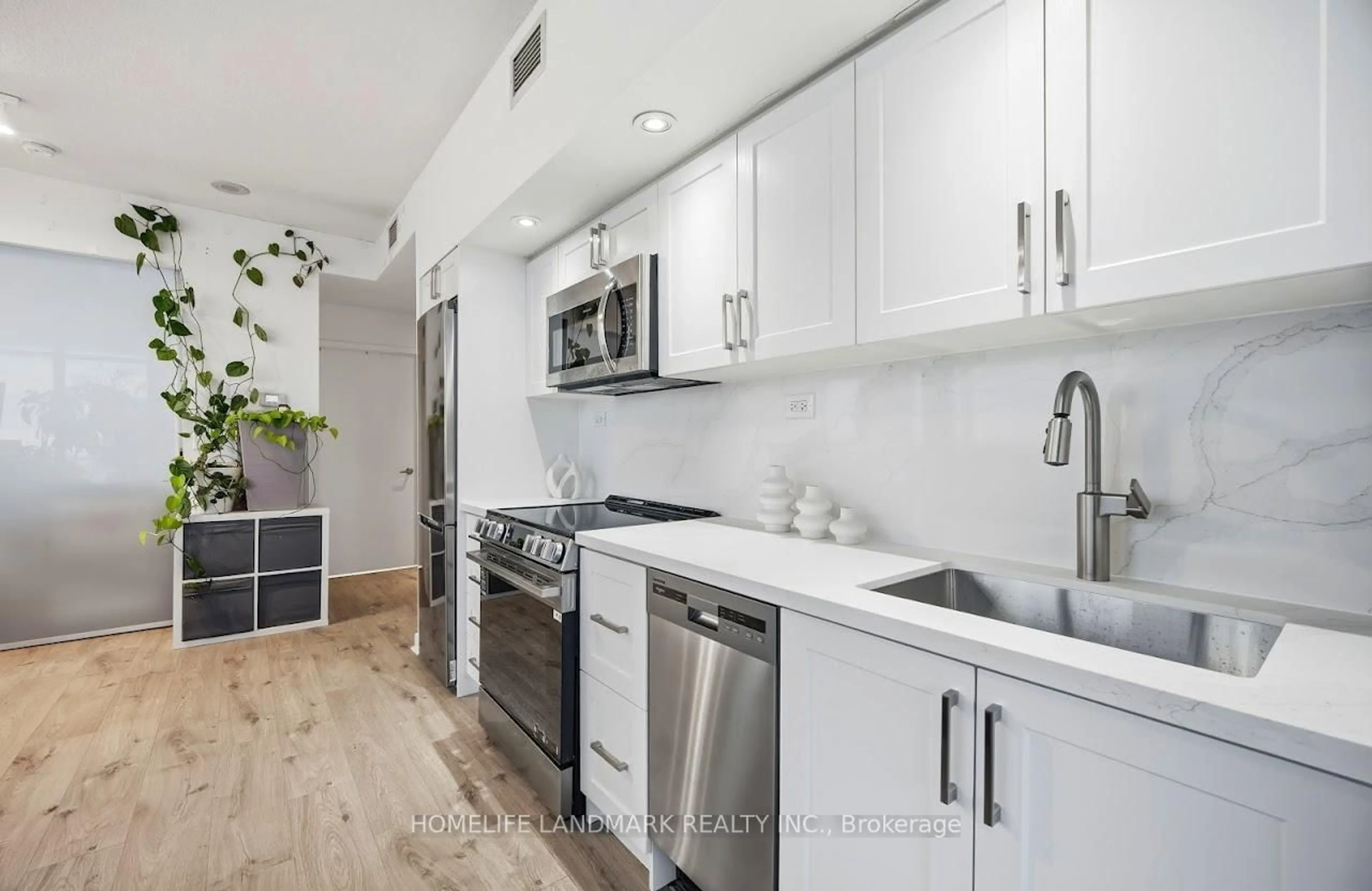 Unknown for 25 Capreol Crt #4009, Toronto Ontario M5V 3Z7