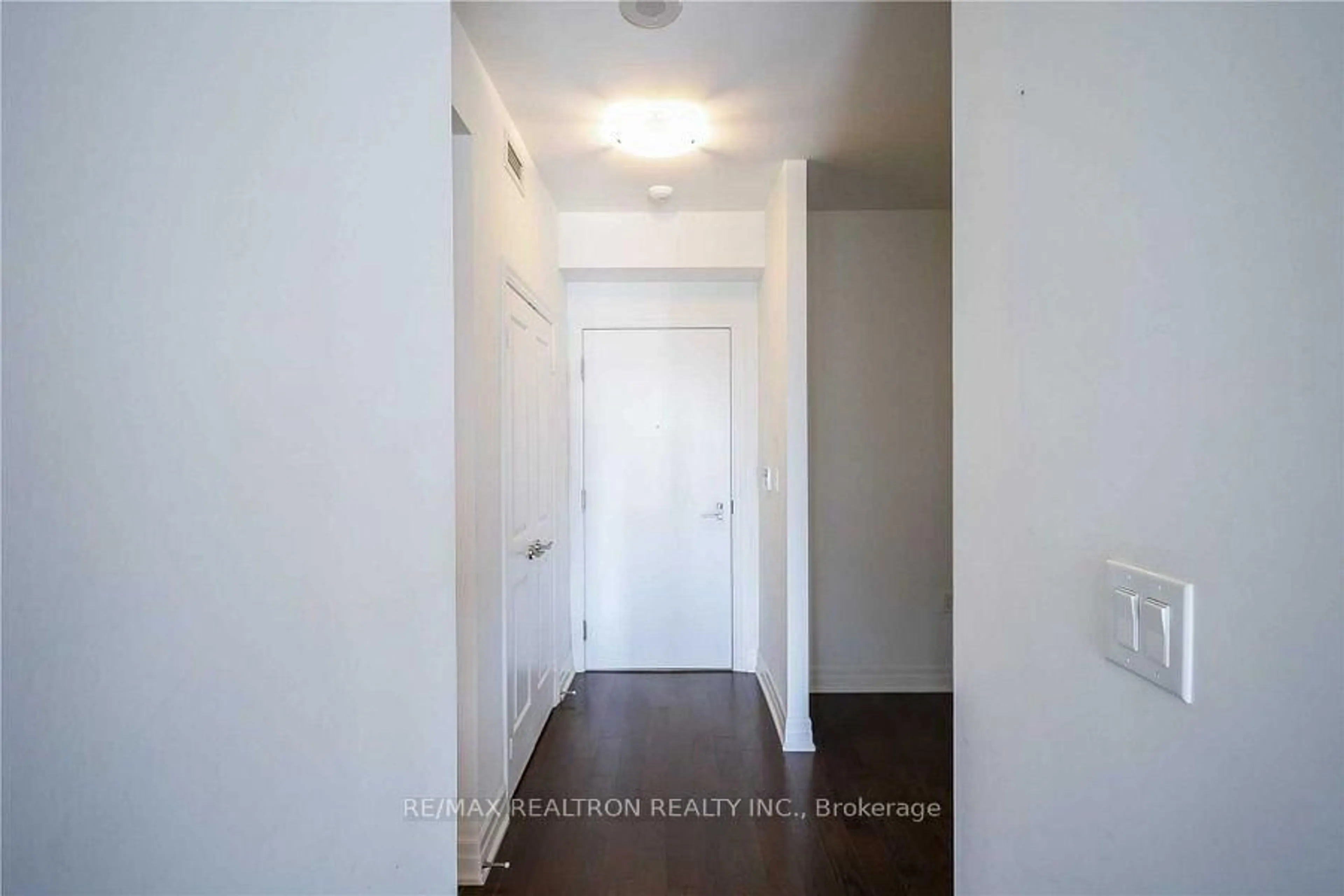 Indoor entryway for 8 The Esplanade Ave #3803, Toronto Ontario M5E 0A6