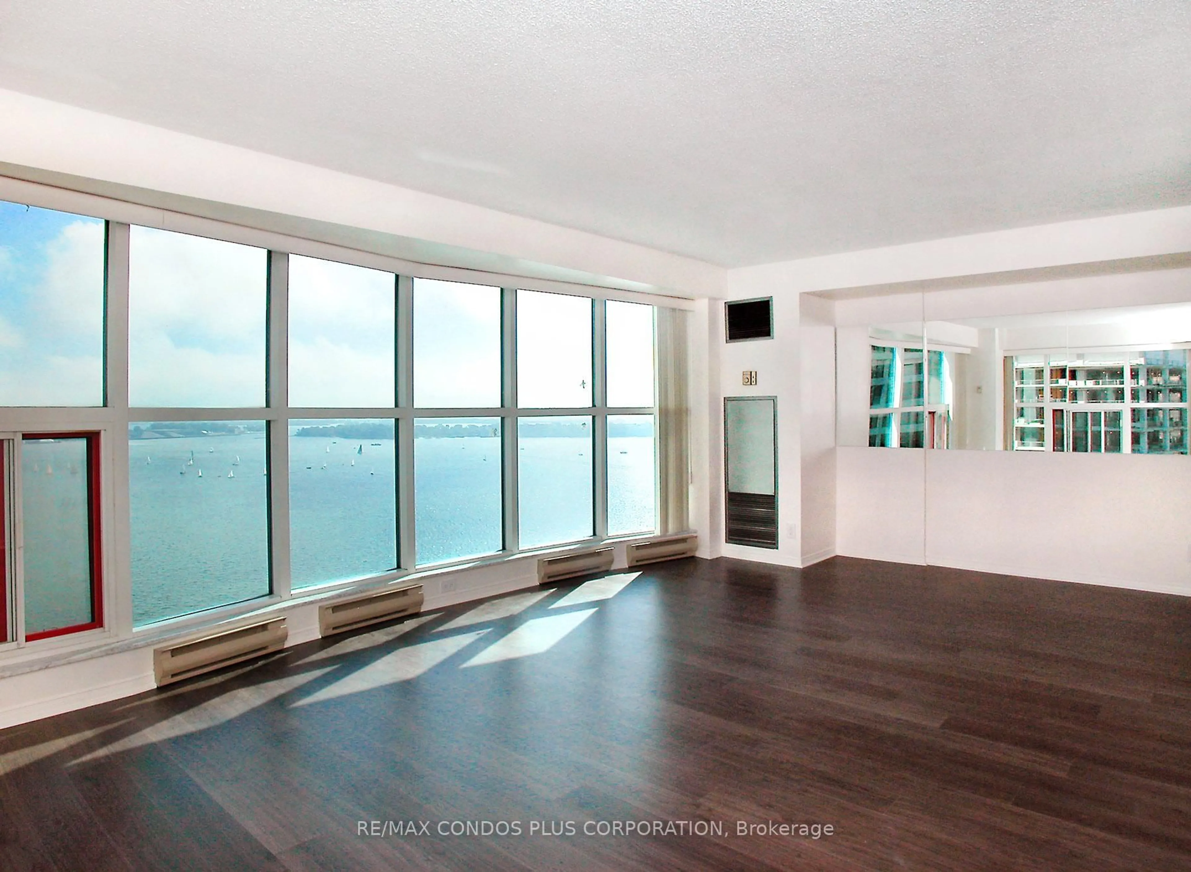 Unknown for 99 Harbour Sq #2702, Toronto Ontario M5J 2H2