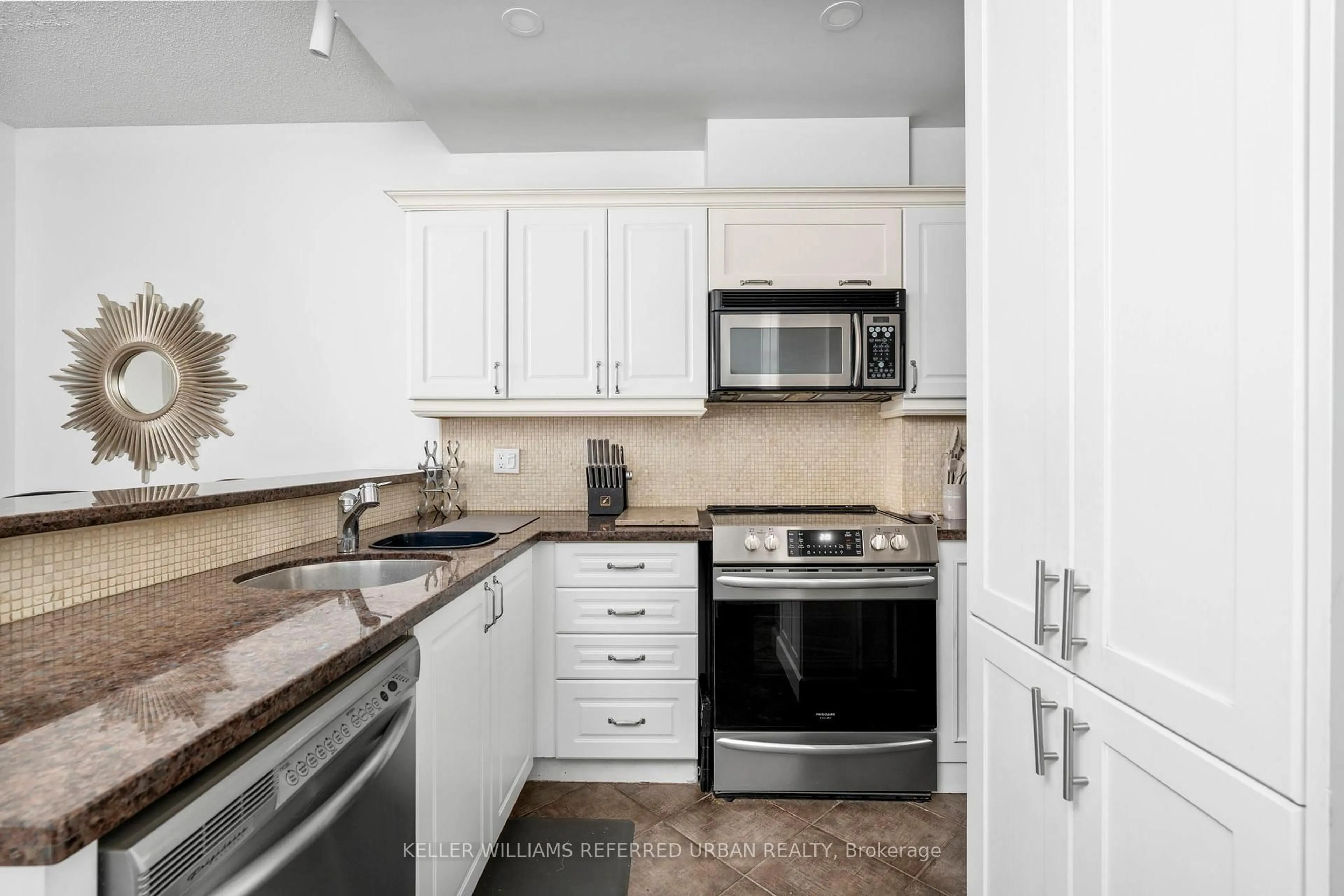 Standard kitchen, ceramic/tile floor for 393 King St #706, Toronto Ontario M5V 3G8