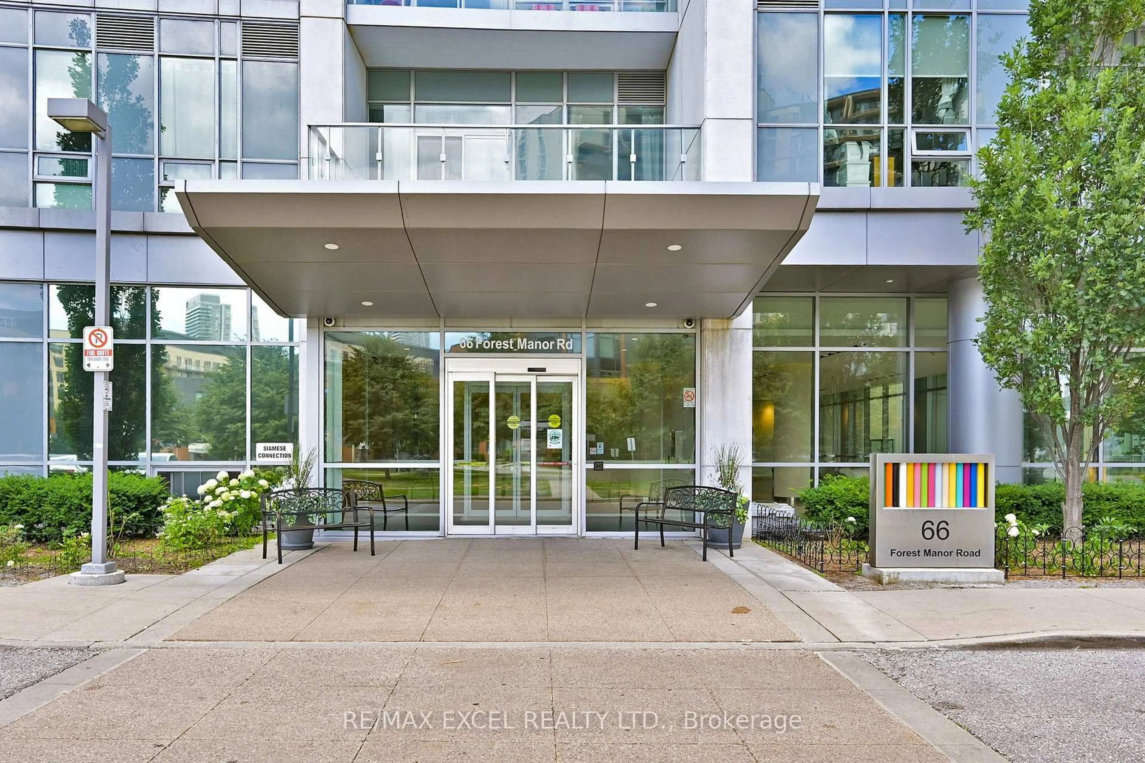 Indoor foyer for 66 Forest Manor Rd #1402, Toronto Ontario M2J 0B7