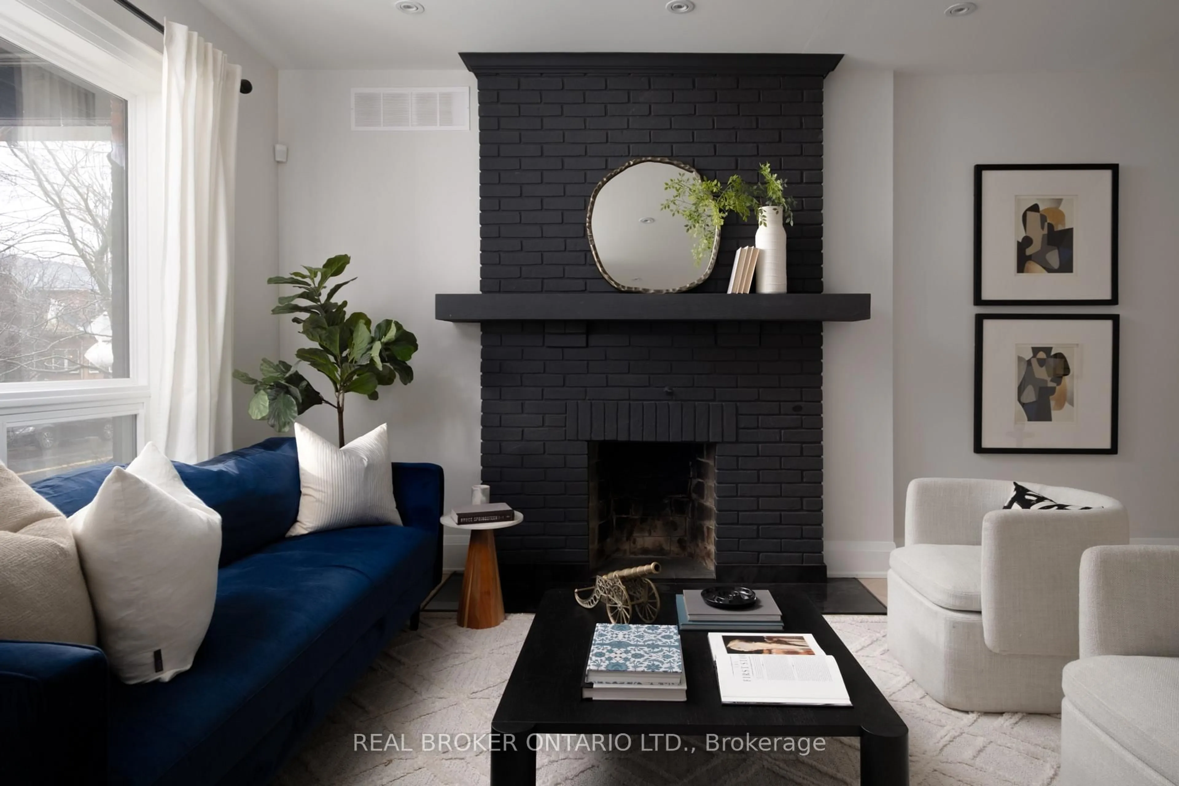 Living room with furniture, unknown for 250 Havelock St, Toronto Ontario M6H 3B9