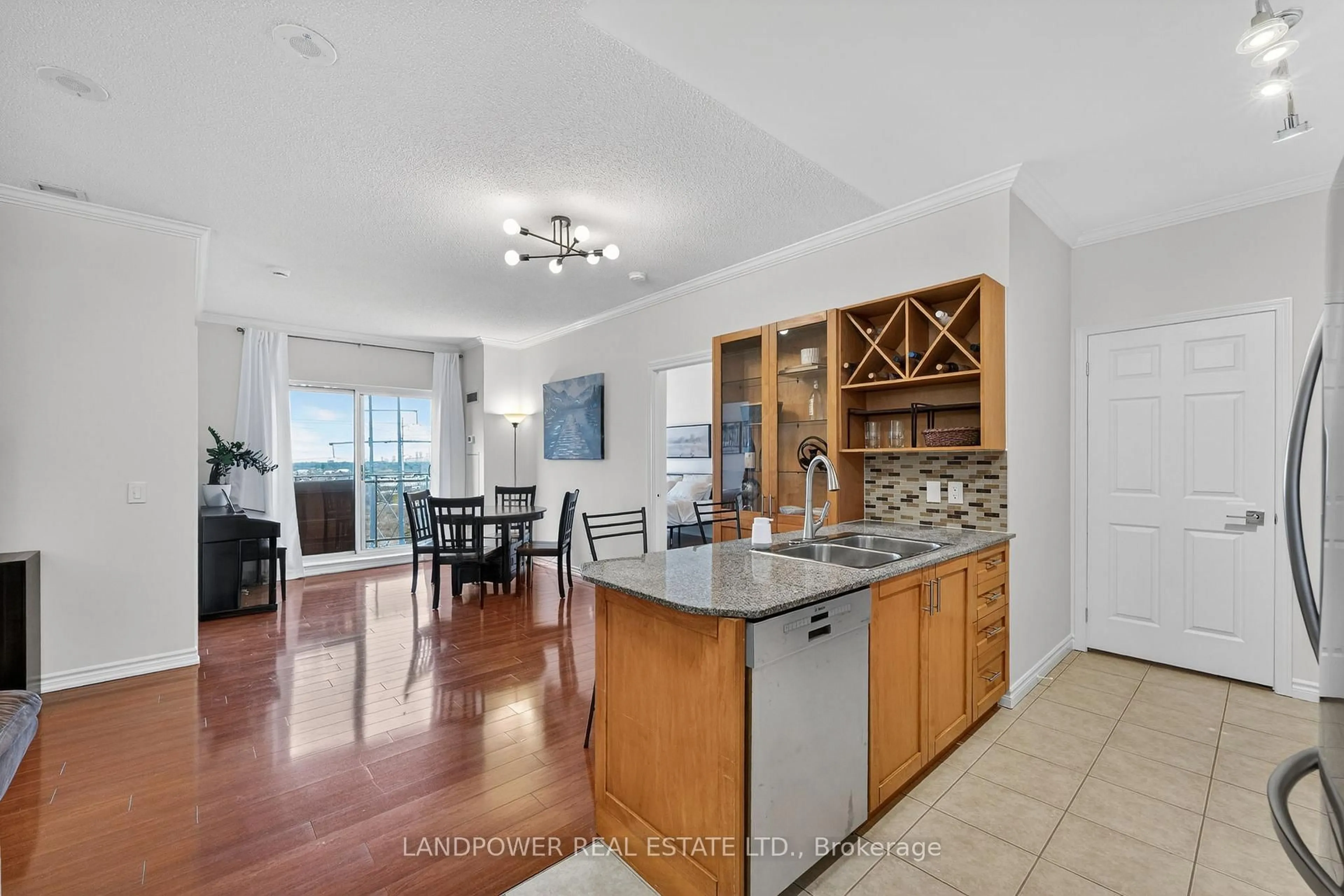Open concept kitchen, ceramic/tile floor for 1730 Eglinton Ave E Ave #PH9, Toronto Ontario M4A 2X9