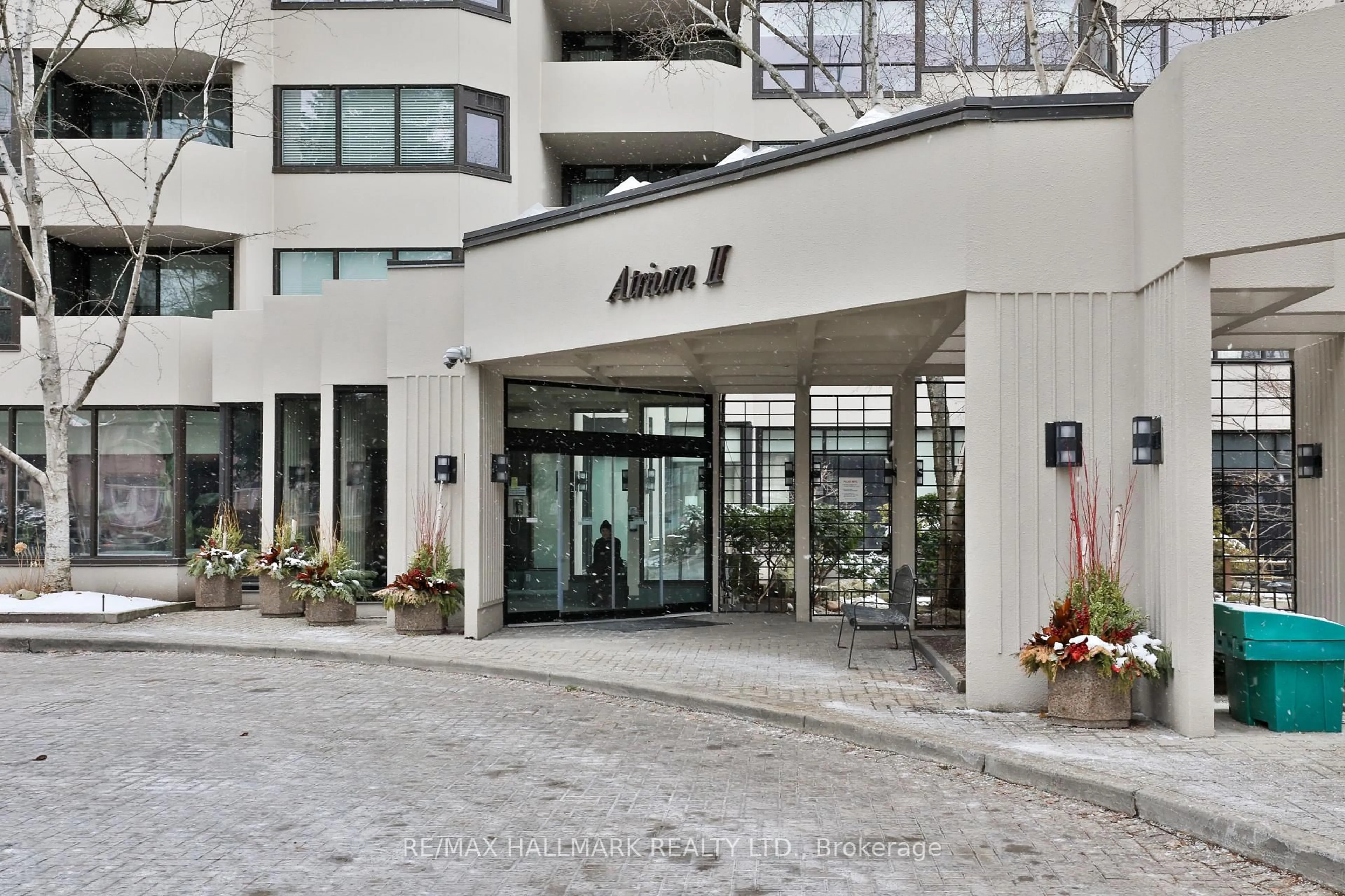 Indoor foyer for 65 Spring Garden Ave #605, Toronto Ontario M2N 6H9