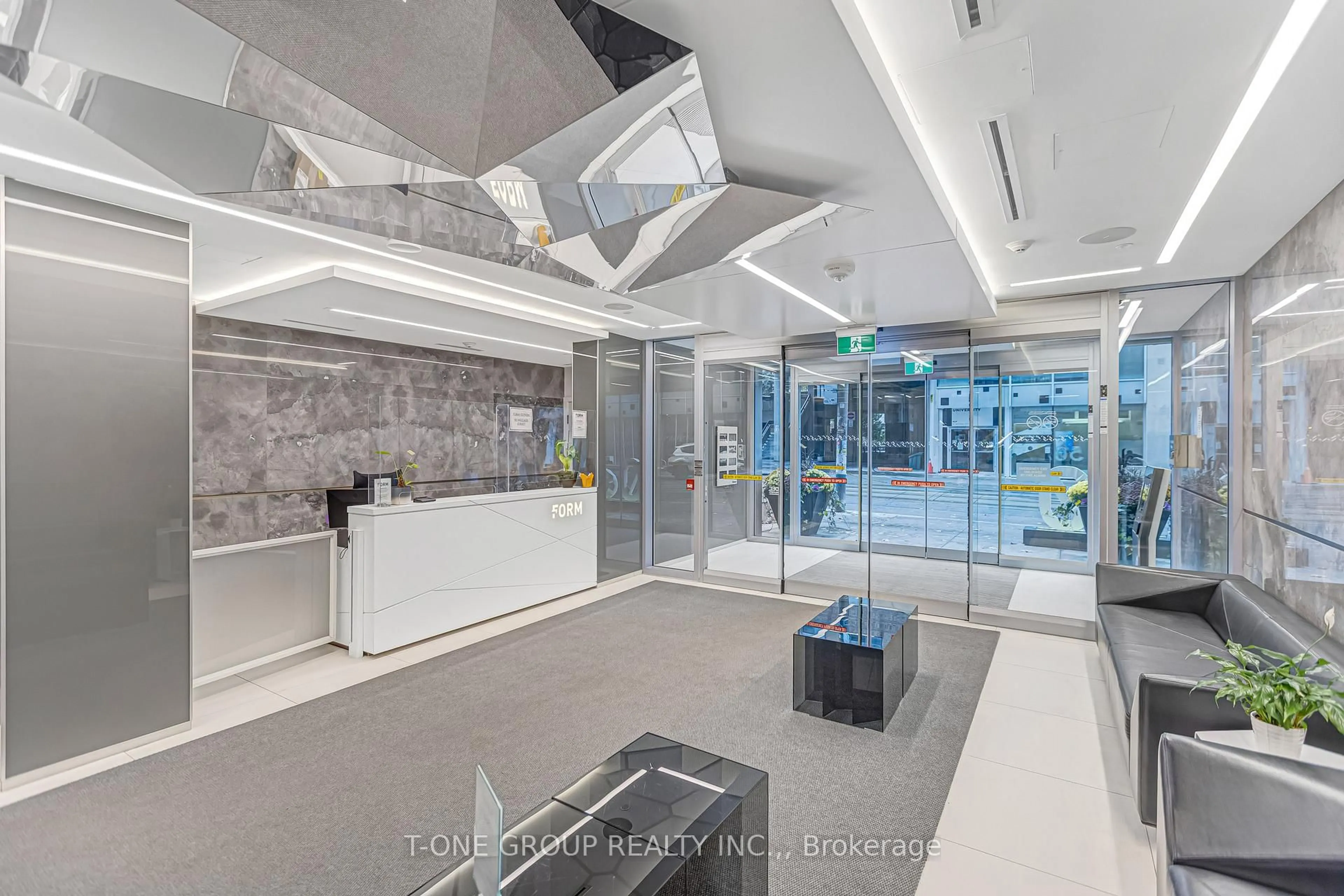 Indoor foyer for 50 Mccaul St #513, Toronto Ontario M5T 1V9