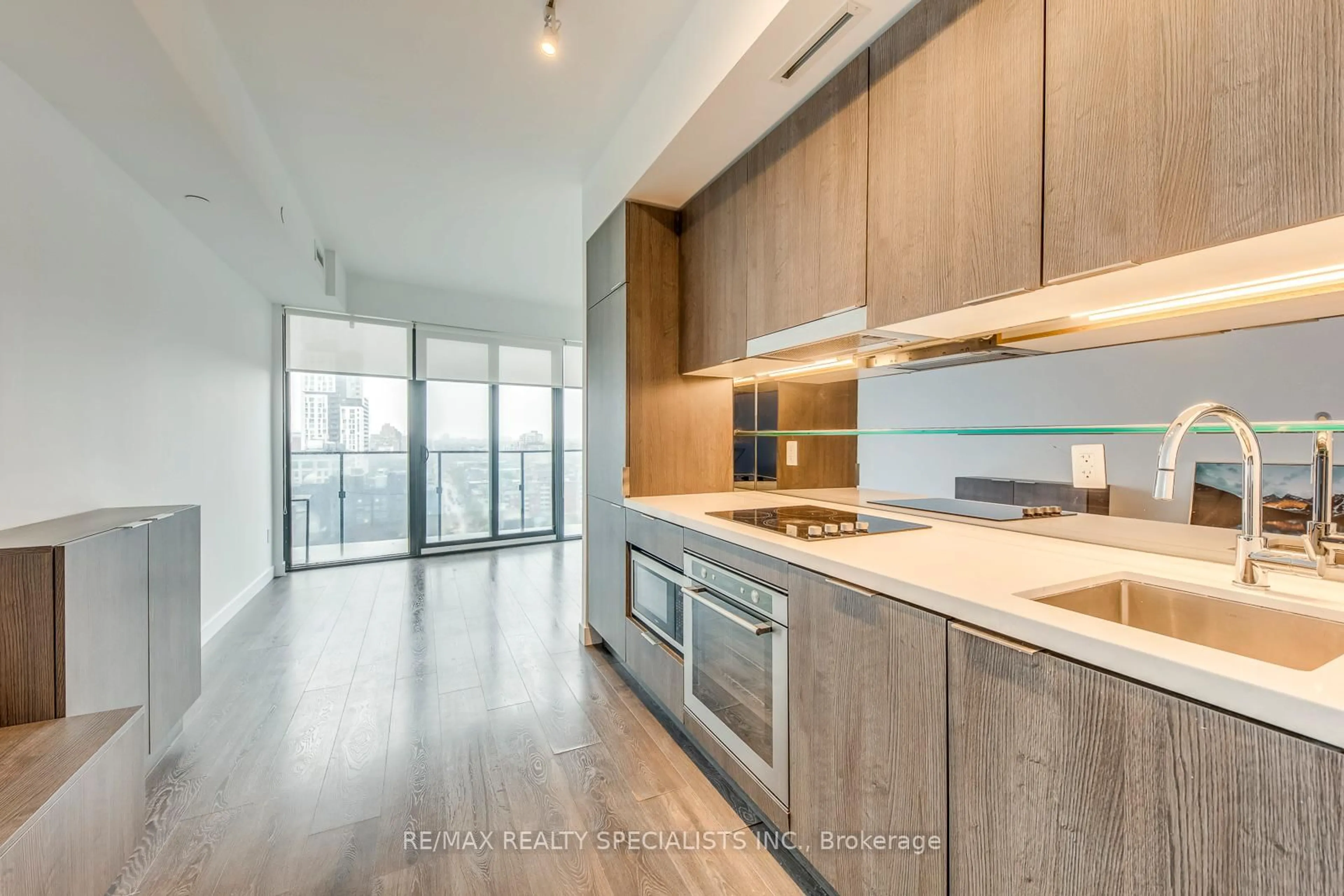 Open concept kitchen, unknown for 215 Queen St #1405, Toronto Ontario M5V 0P5