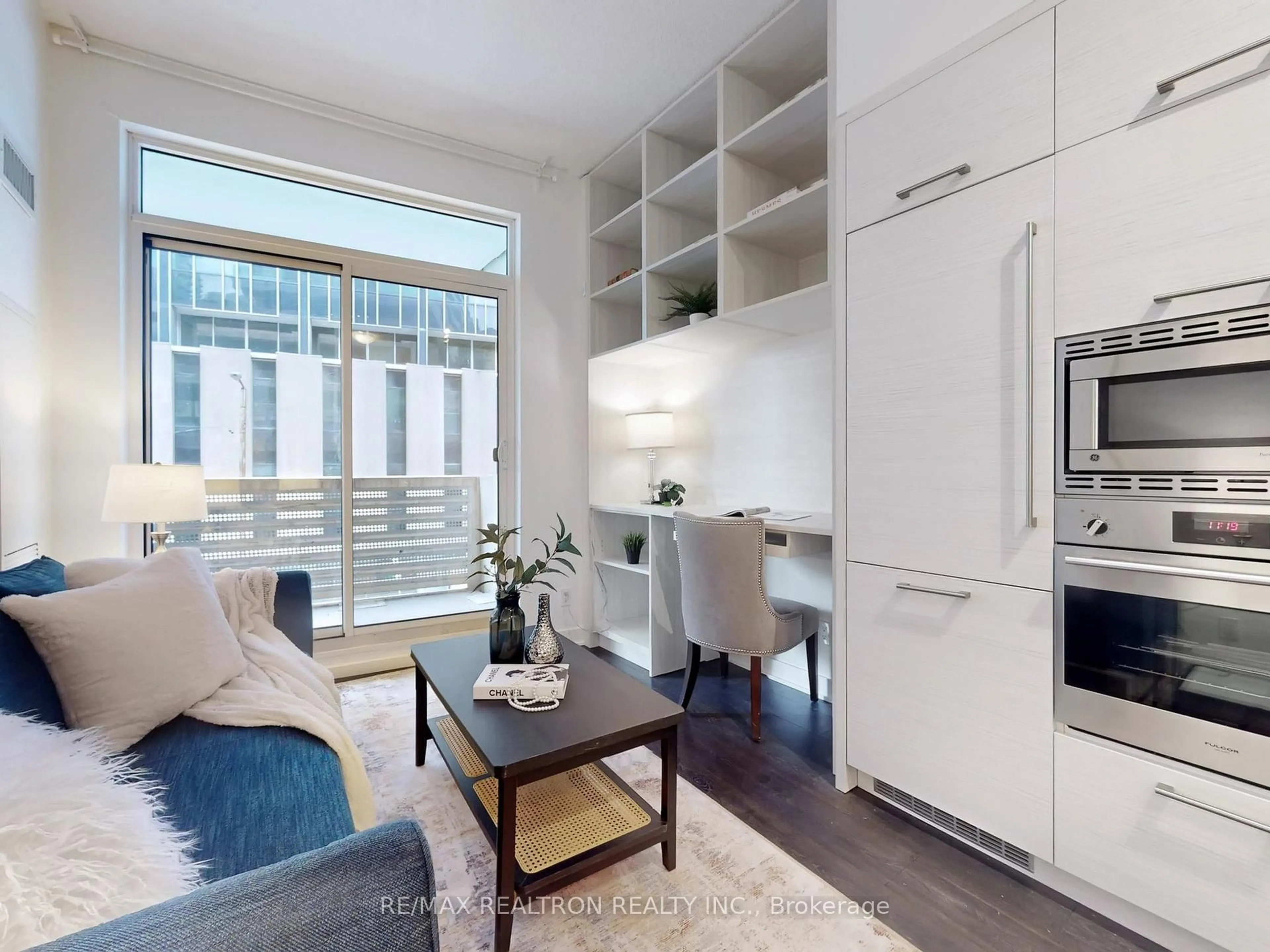 Living room with furniture, unknown for 2221 Yonge St #213, Toronto Ontario M4S 0B8