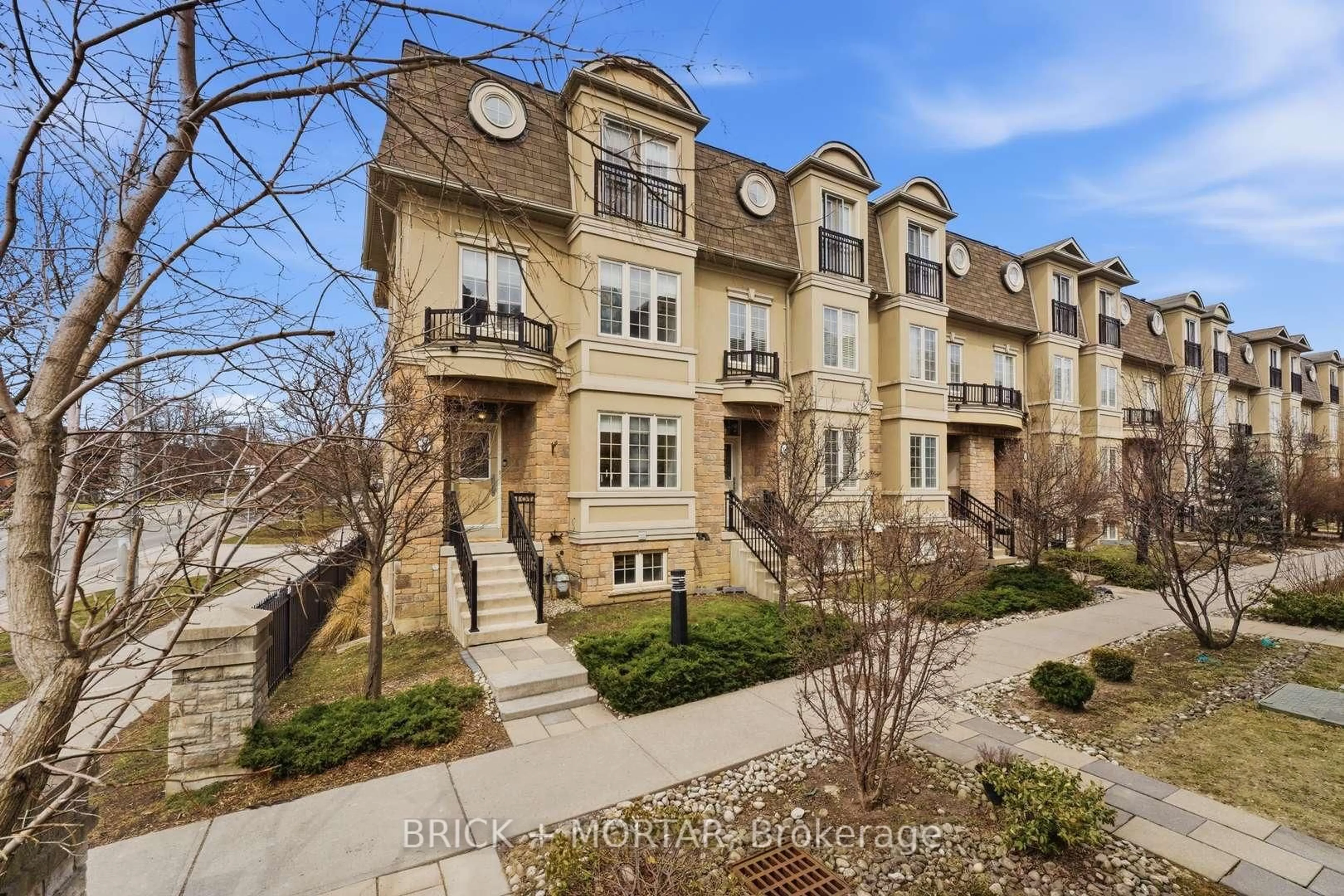 A pic from outside/outdoor area/front of a property/back of a property/a pic from drone, street for 22 Flook Lane, Toronto Ontario M2R 3Y6