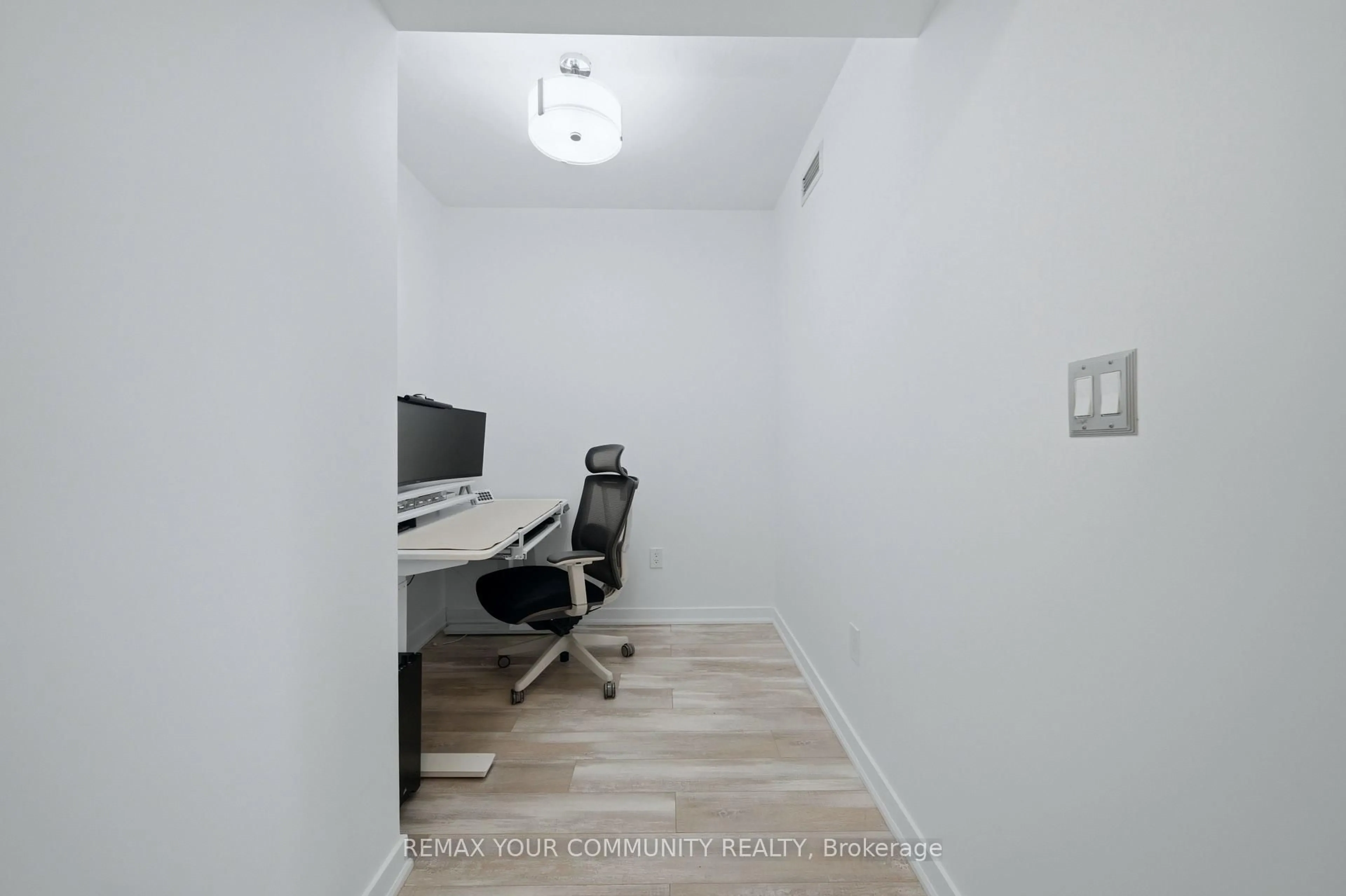 A pic of a room for 35 Mariner Terr #4502, Toronto Ontario M5V 3V9