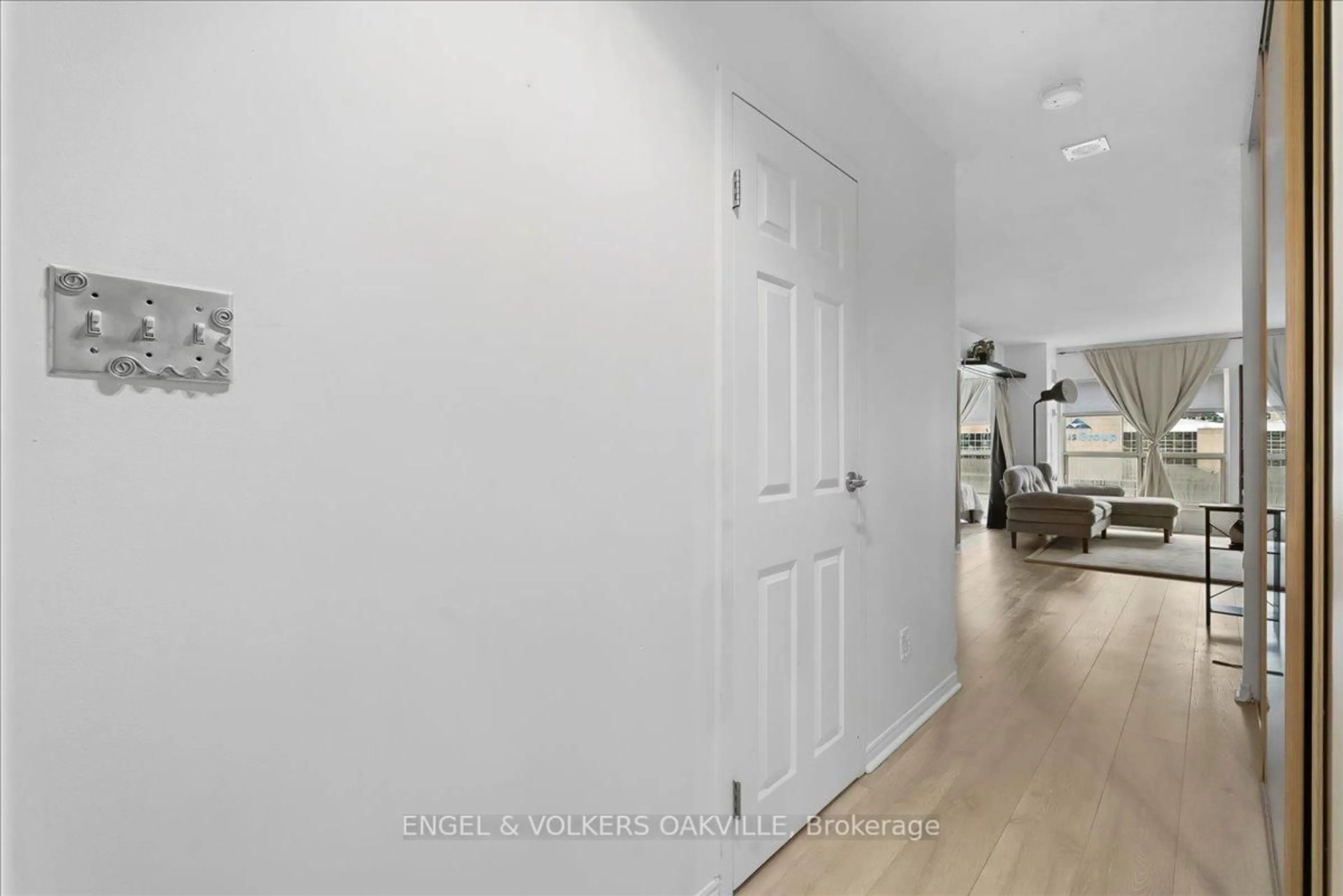 Indoor foyer for 25 The Esplanade #1811, Toronto Ontario M5E 1W5