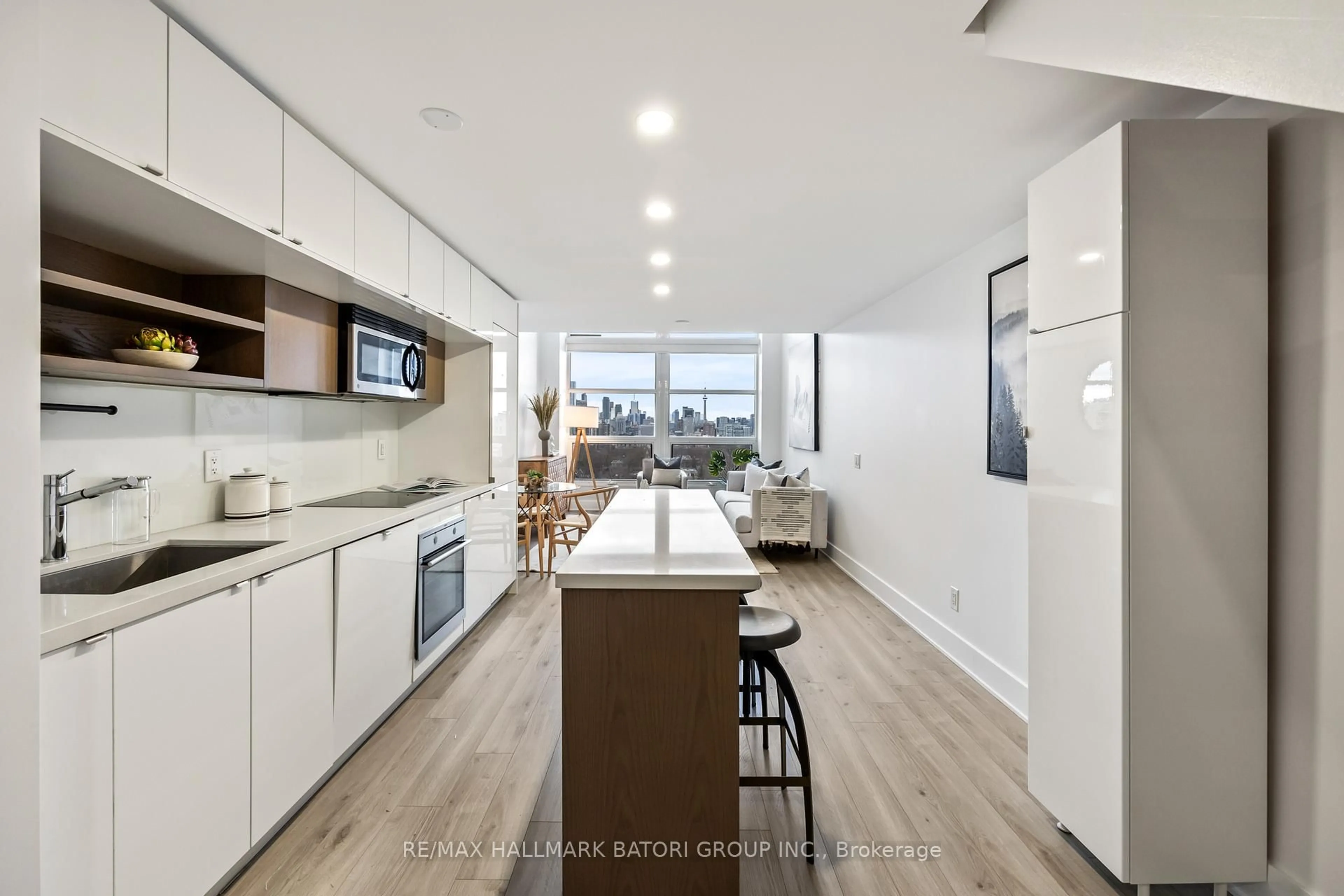 Open concept kitchen, unknown for 111 St Clair Ave #919, Toronto Ontario M4V 1N5