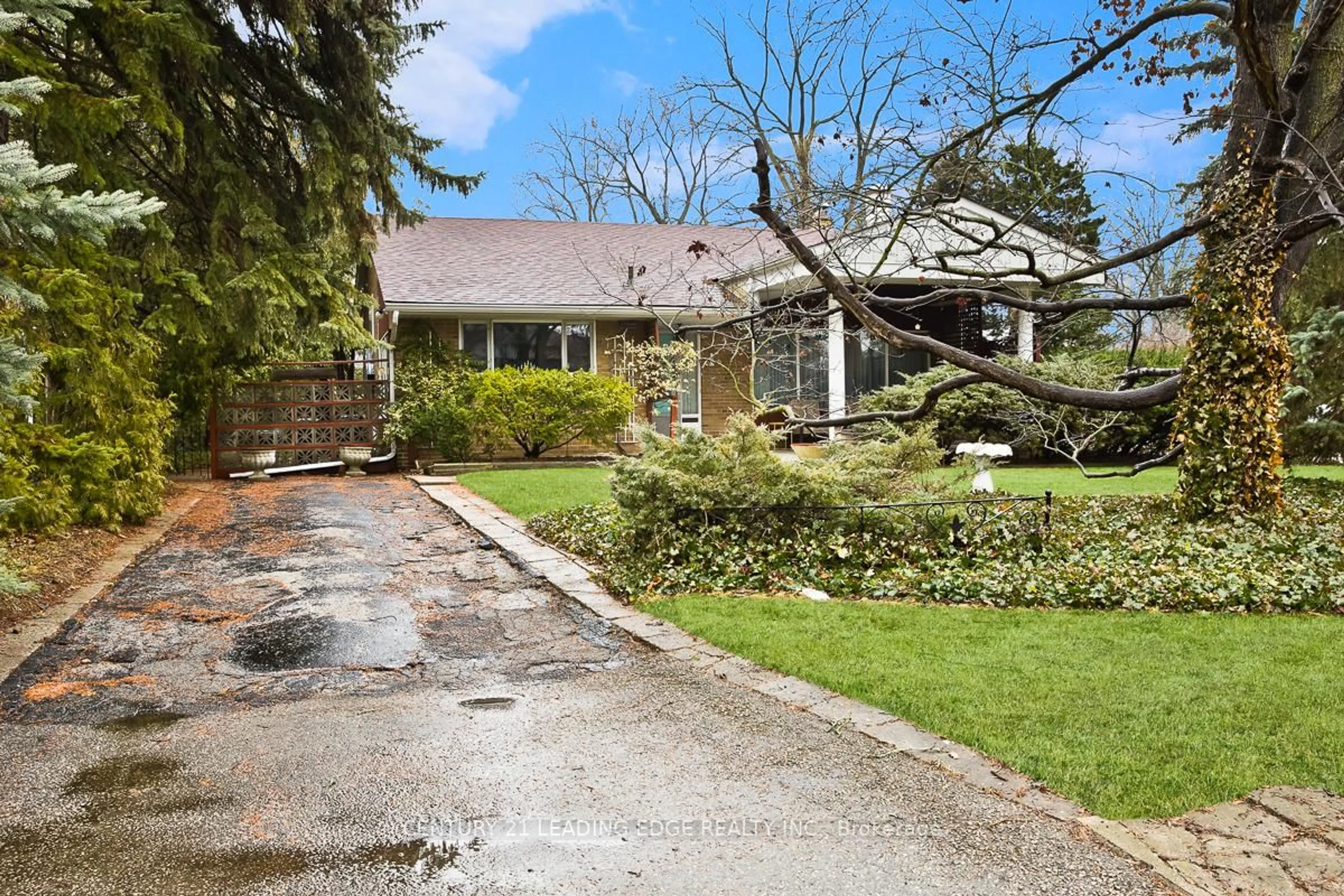 Unknown for 1 Bradgate Rd, Toronto Ontario M3B 1J6