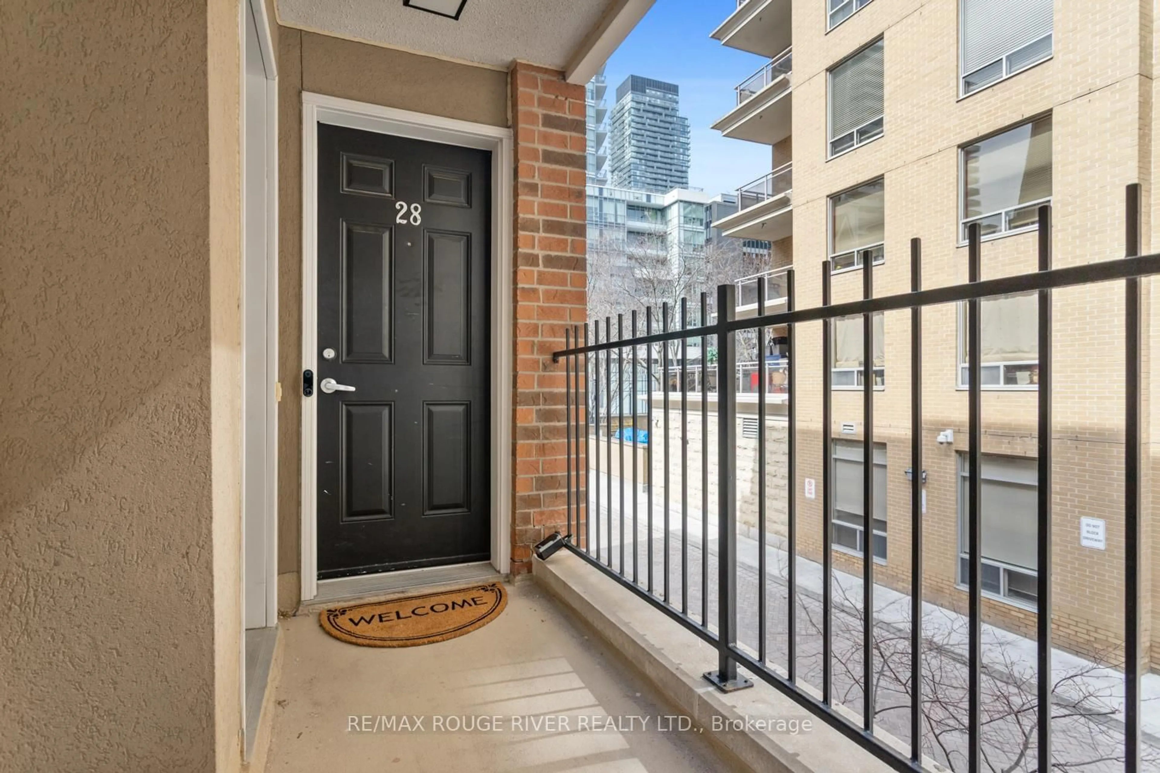 Indoor entryway for 89 Lillian St #28, Toronto Ontario M4S 2H7