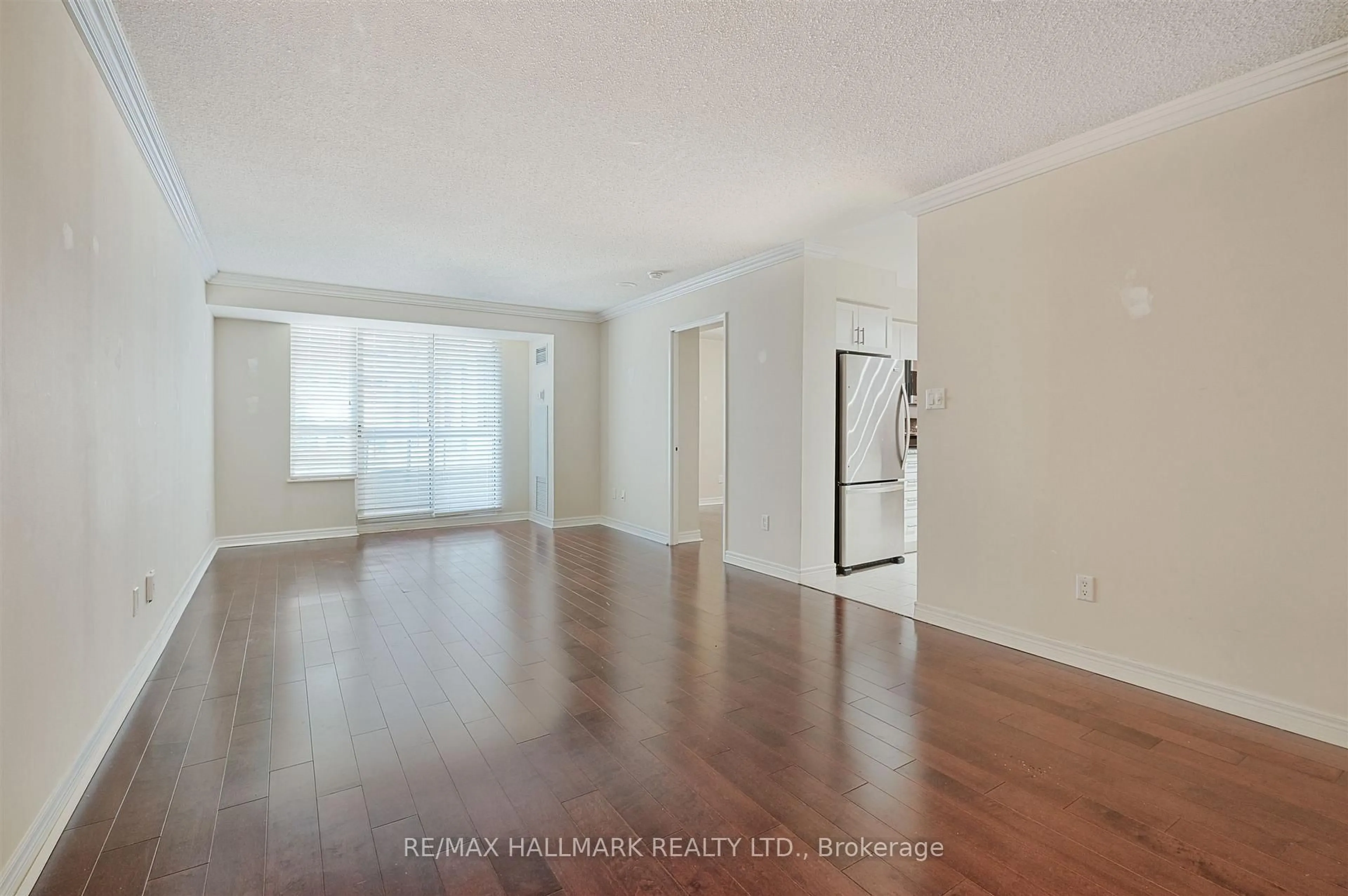 A pic of a room for 35 Merton St #511, Toronto Ontario M4S 3G4