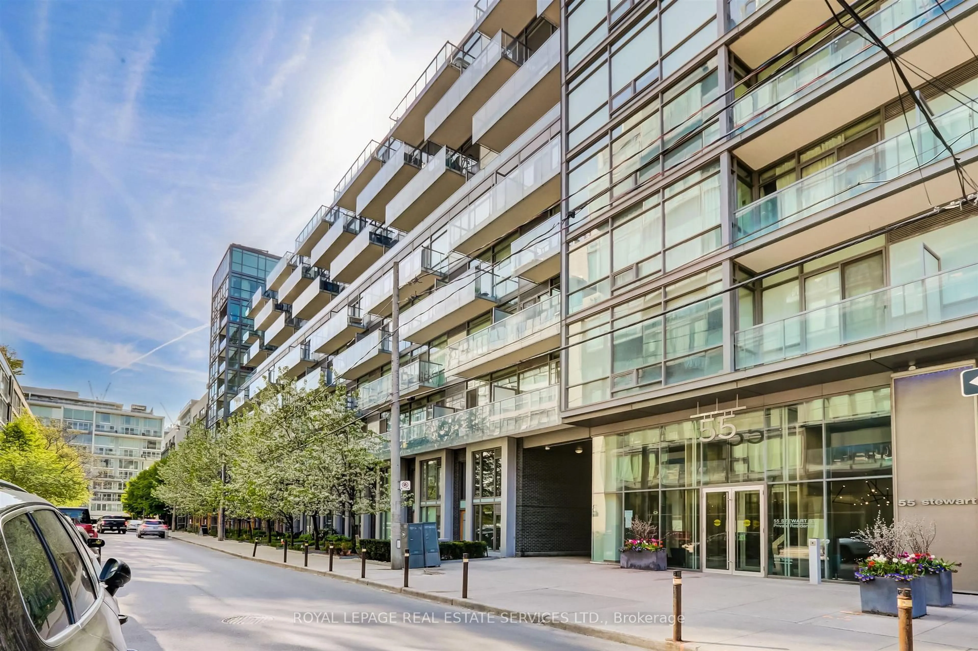 Indoor foyer for 55 Stewart St #703, Toronto Ontario M5V 2V1