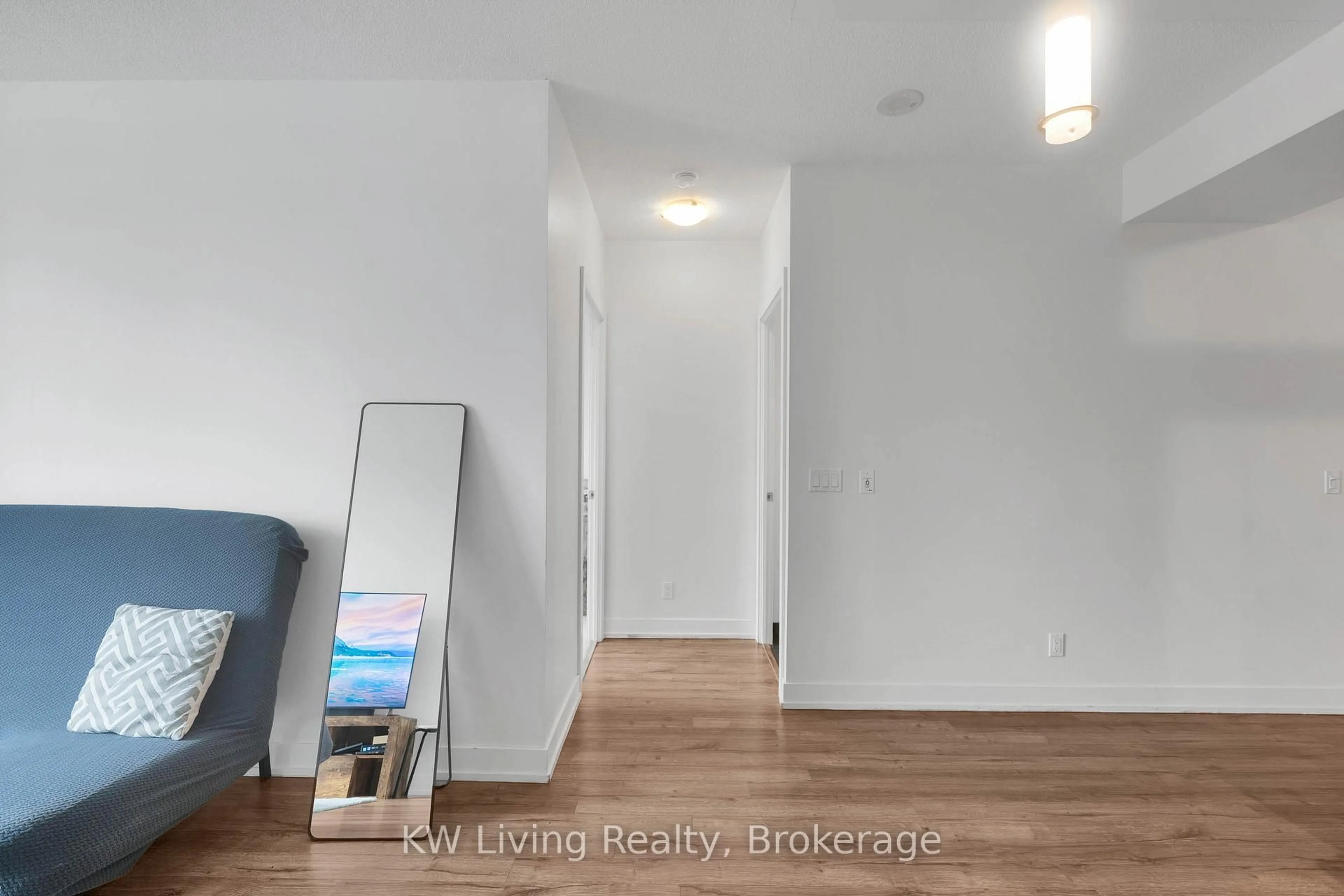 A pic of a room for 120 Homewood Ave #2503, Toronto Ontario M4Y 2J3