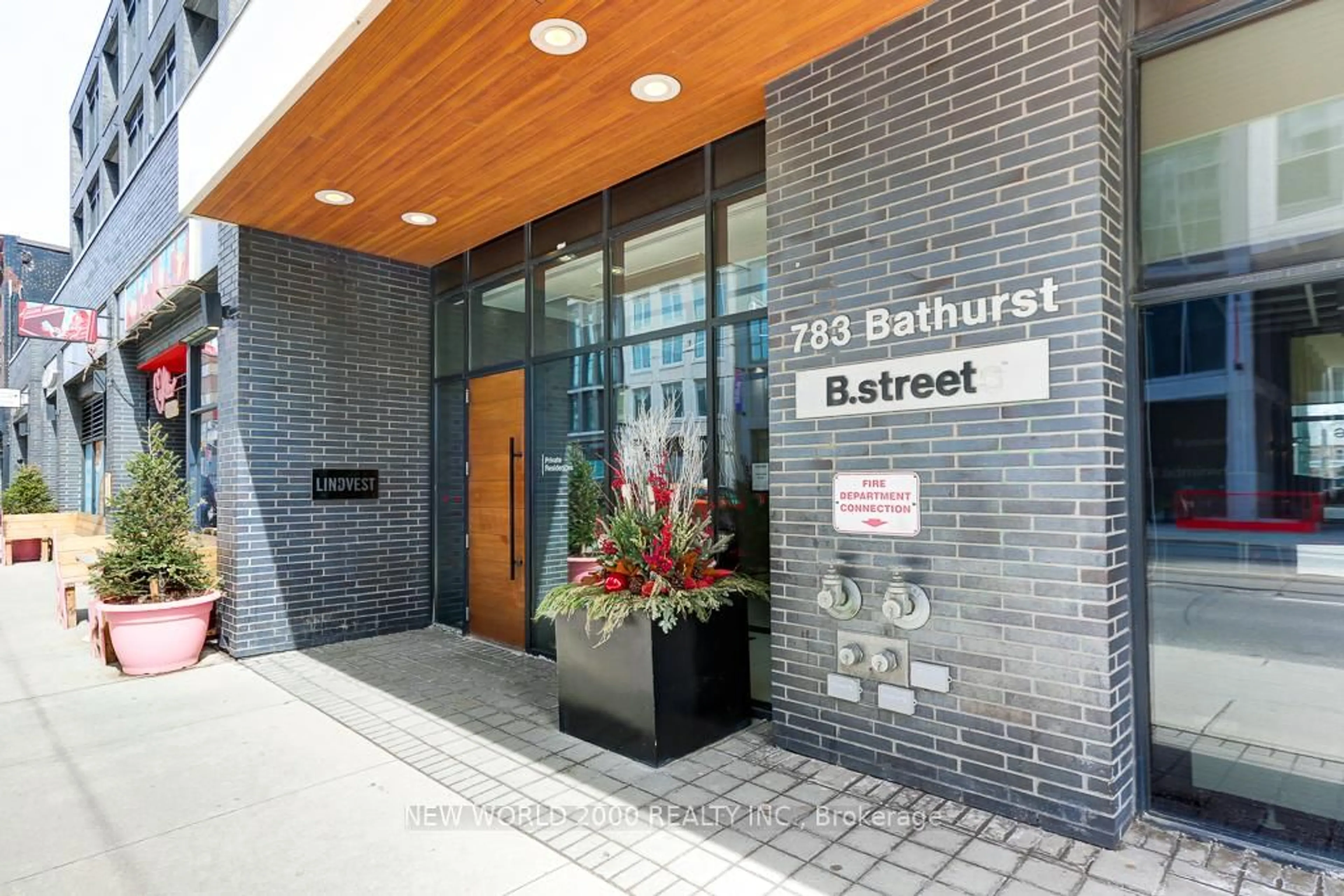 Unknown for 783 Bathurst St #614, Toronto Ontario M5S 0A8