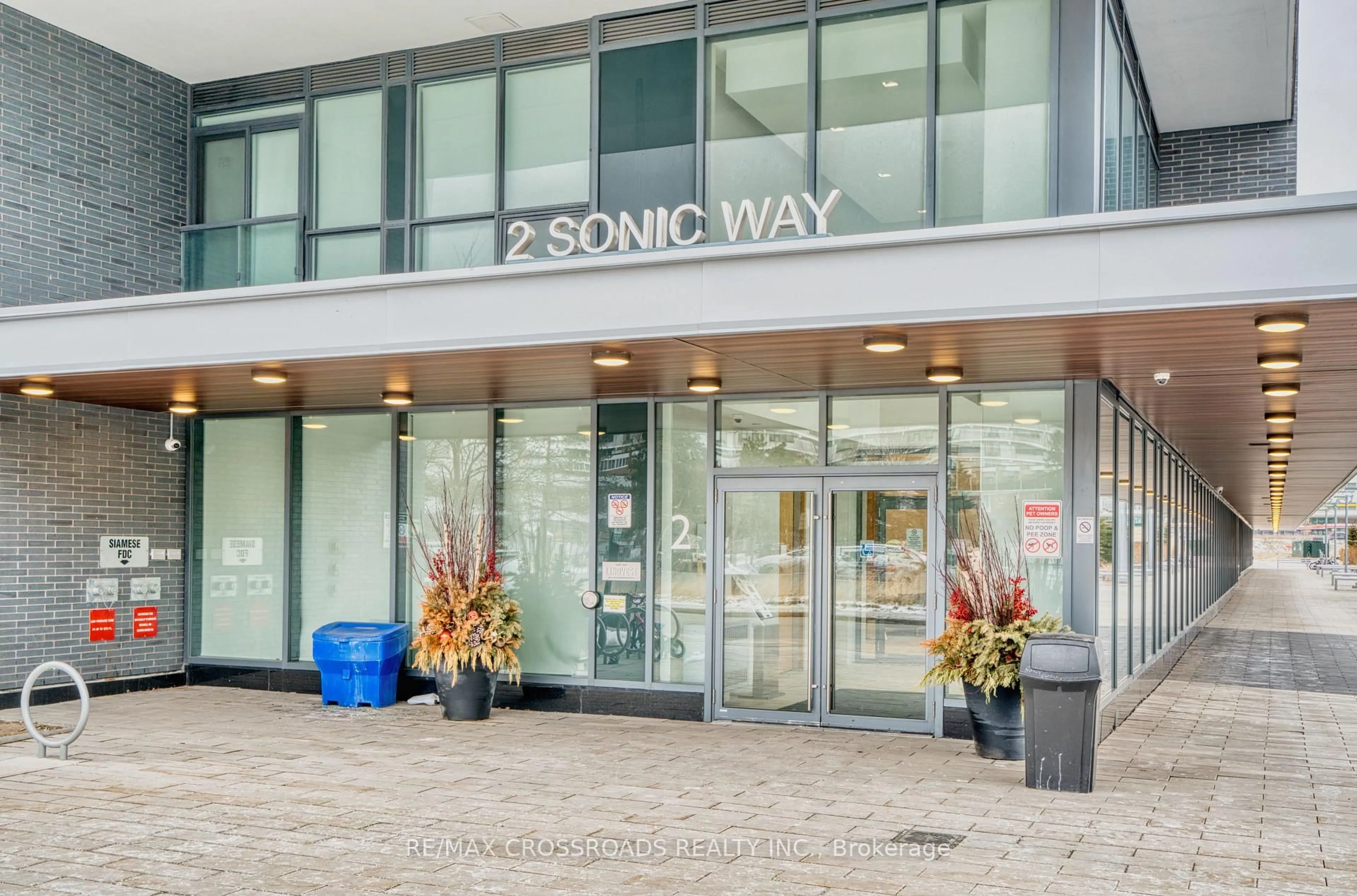 Indoor entryway for 2 Sonic Way #710, Toronto Ontario M3C 0P2