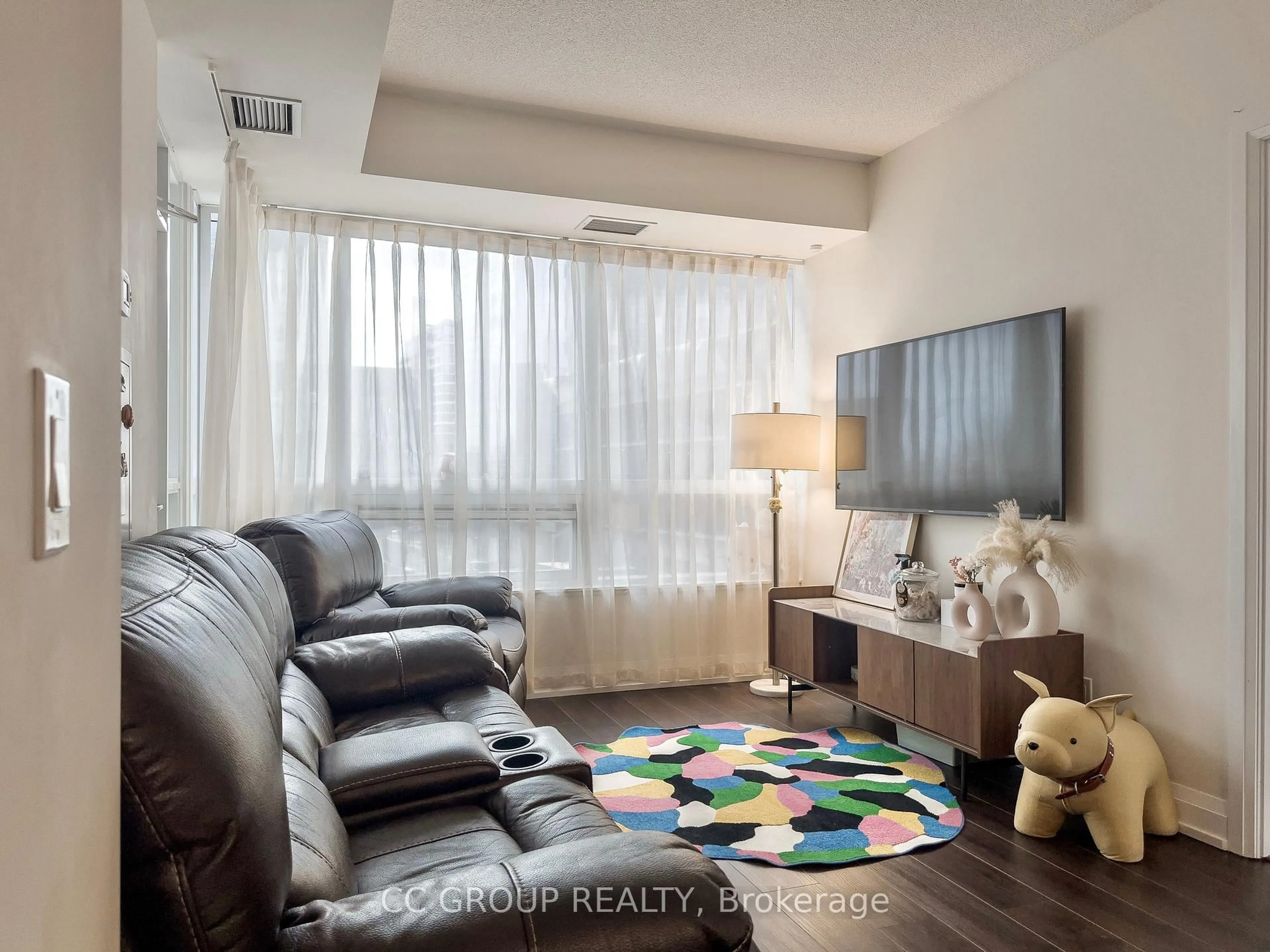 Living room with furniture, unknown for 2 Anndale Dr #402, Toronto Ontario M2N 0G5