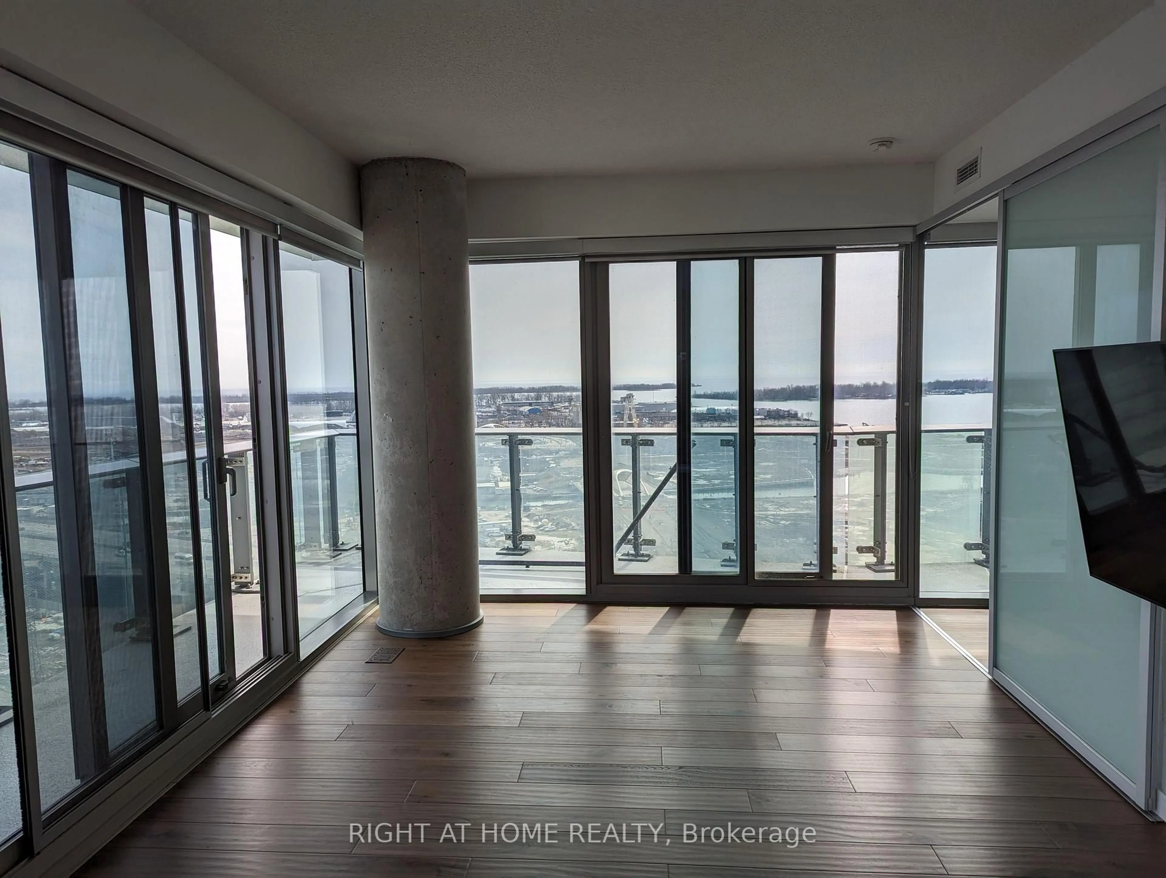 A pic of a room for 390 Cherry St #1907, Toronto Ontario M5A 0E2