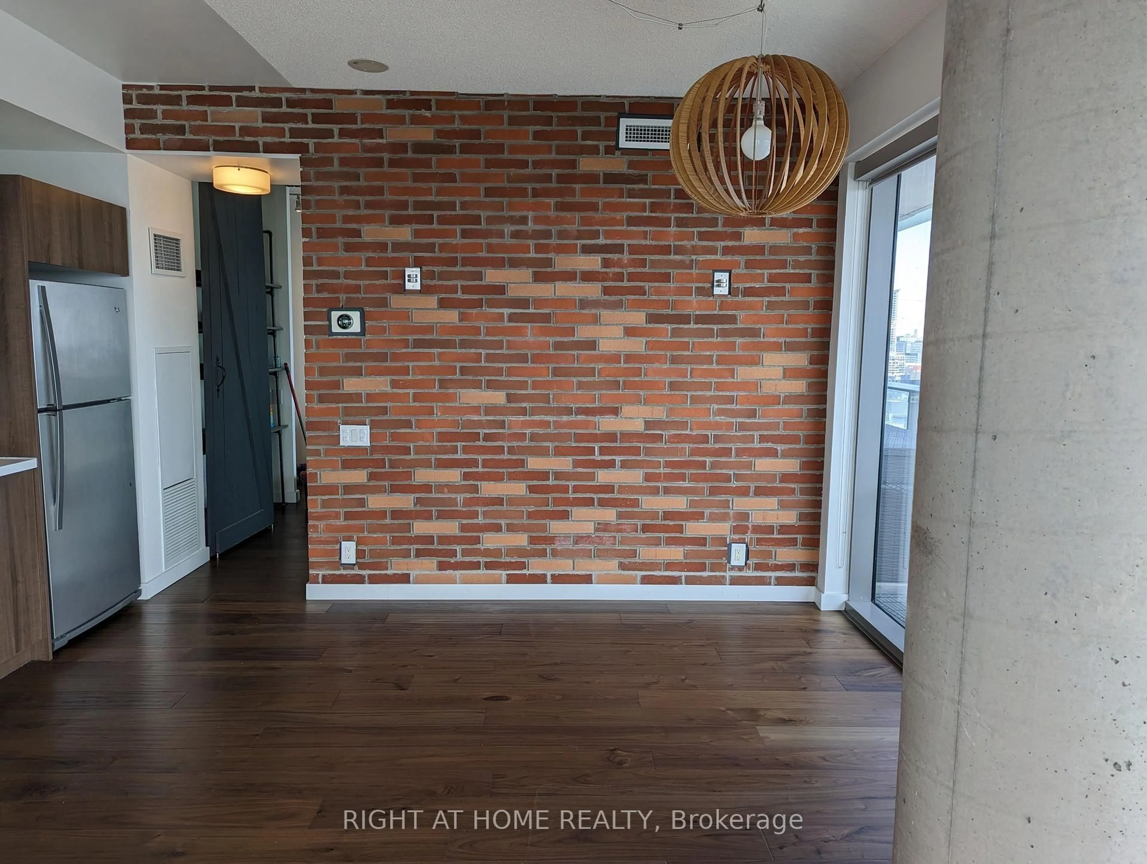 Indoor entryway for 390 Cherry St #1907, Toronto Ontario M5A 0E2