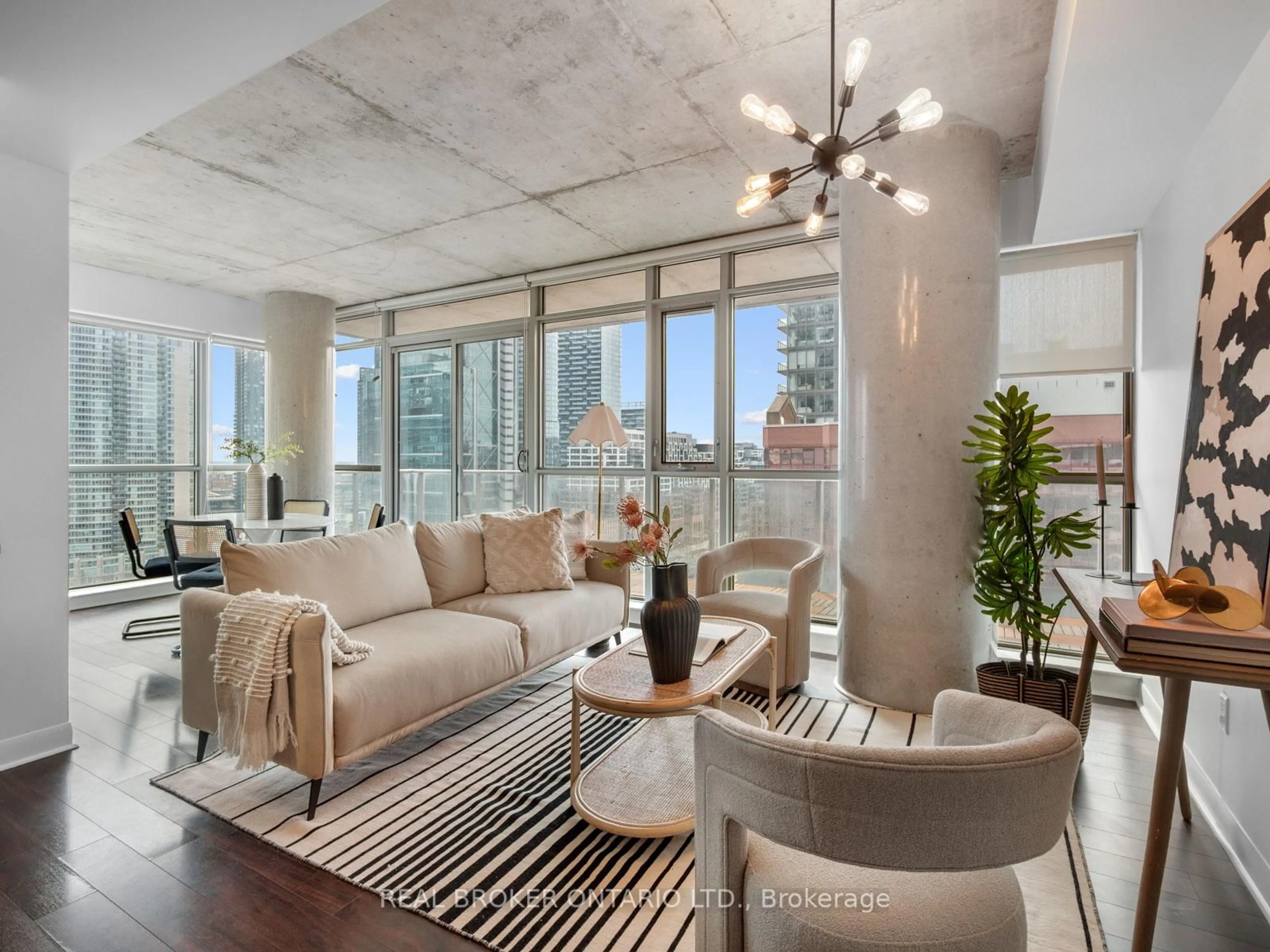 Living room with furniture, unknown for 375 King St #1502, Toronto Ontario M5V 1K1